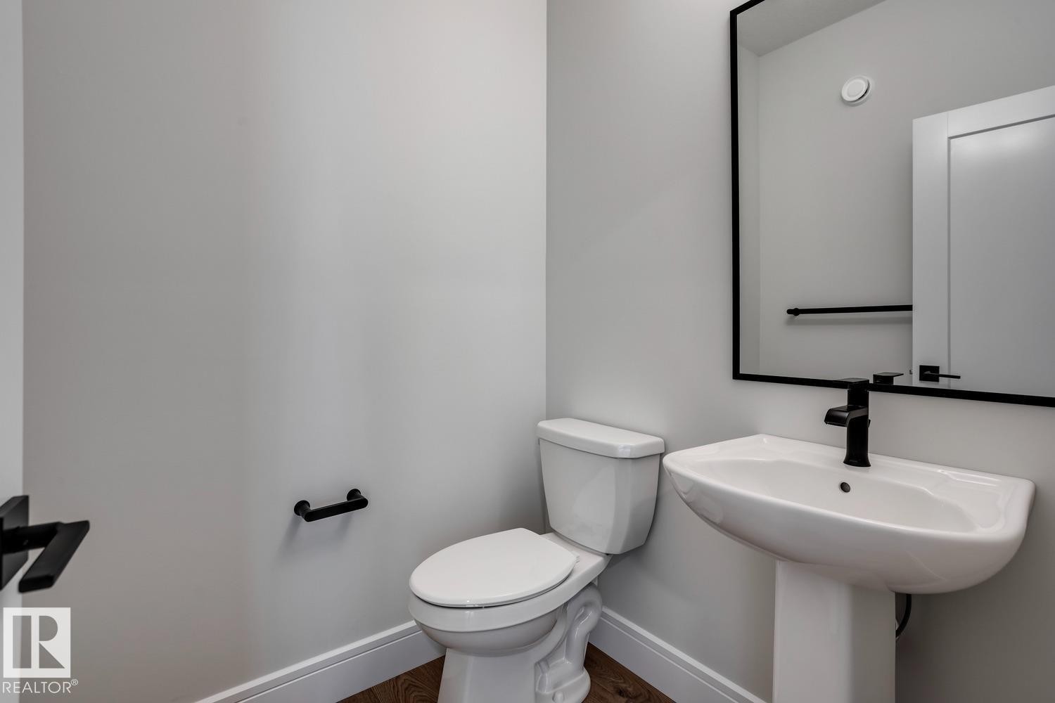 53 Sumac Close, Fort Saskatchewan, AB - Indoor Photo Showing Bathroom