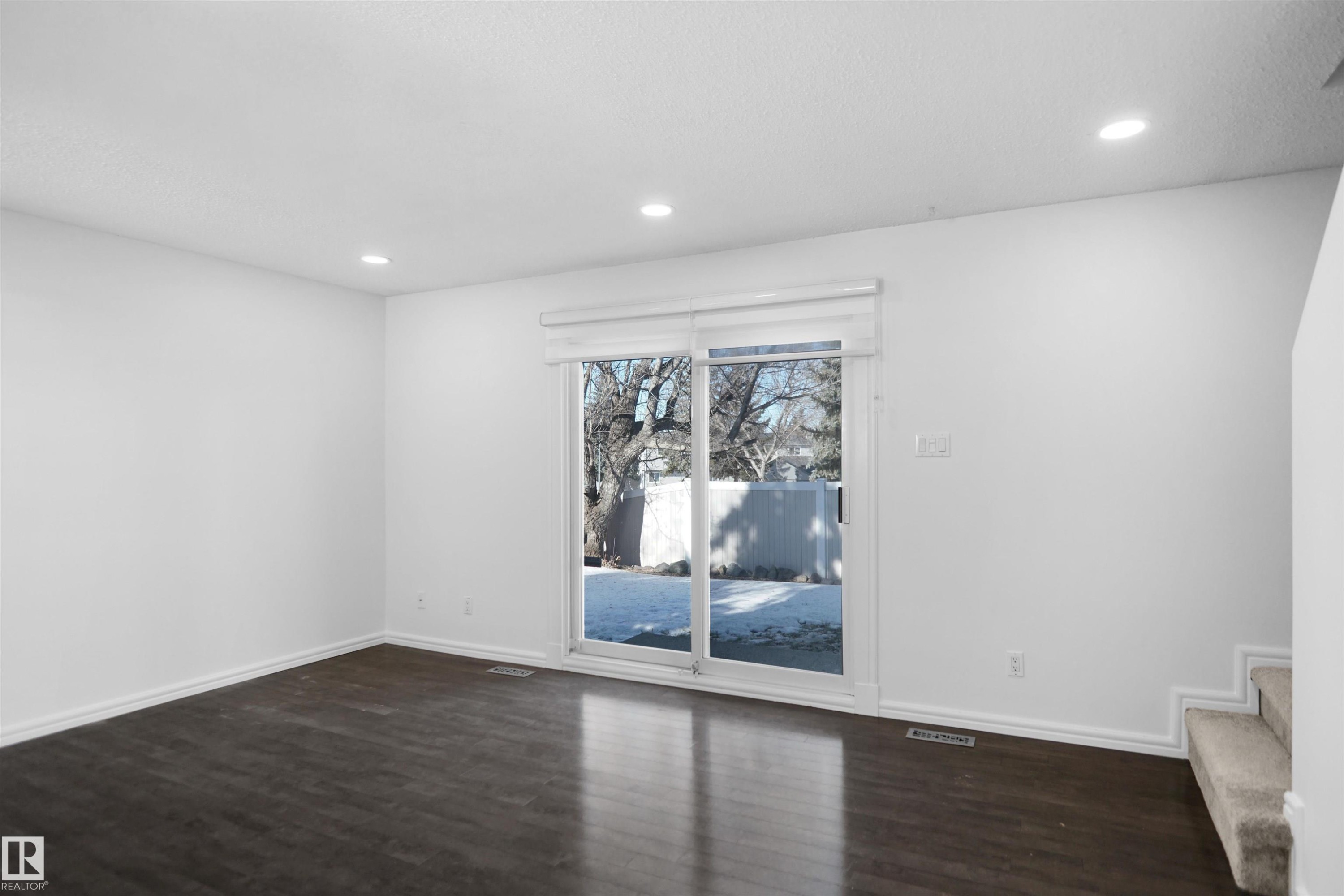 113 Habitat Crescent, Edmonton, AB - Indoor Photo Showing Other Room