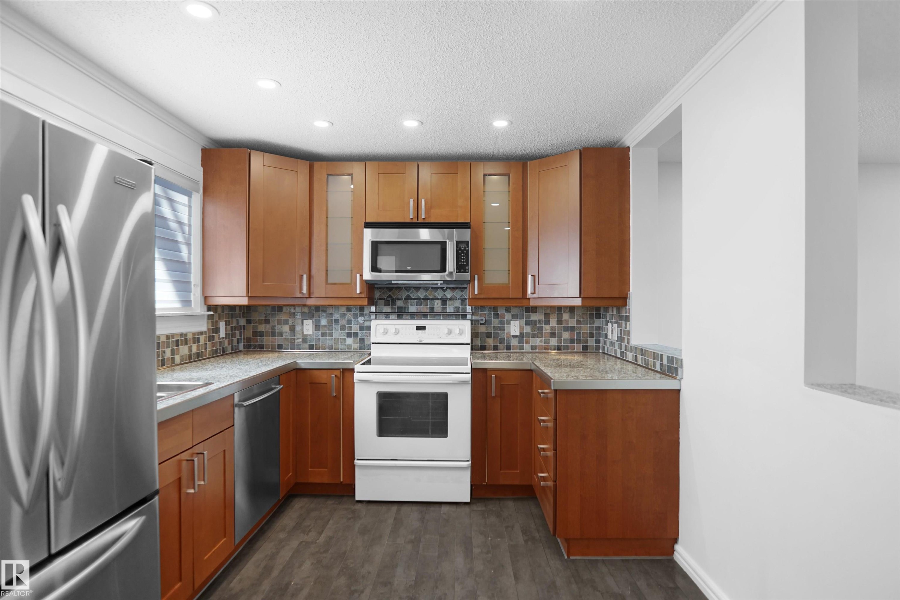 113 Habitat Crescent, Edmonton, AB - Indoor Photo Showing Kitchen