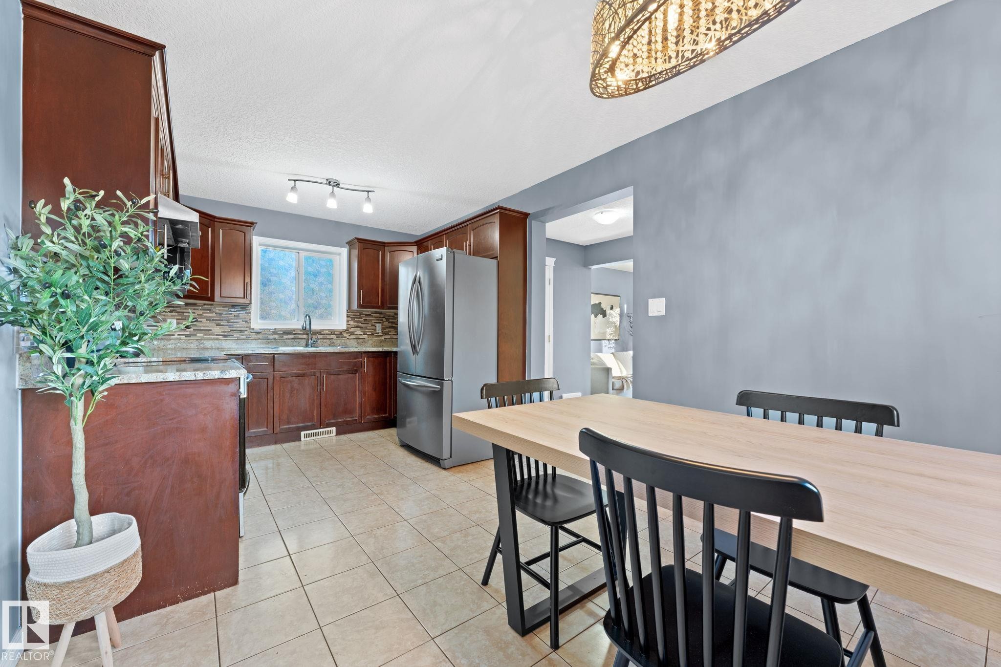 12713 116 Street, Edmonton, AB - Indoor