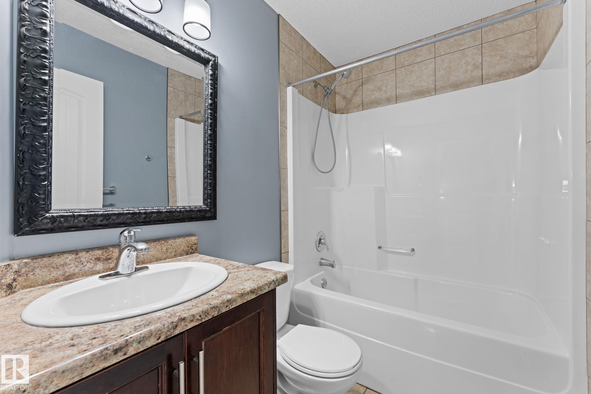12713 116 Street, Edmonton, AB - Indoor Photo Showing Bathroom
