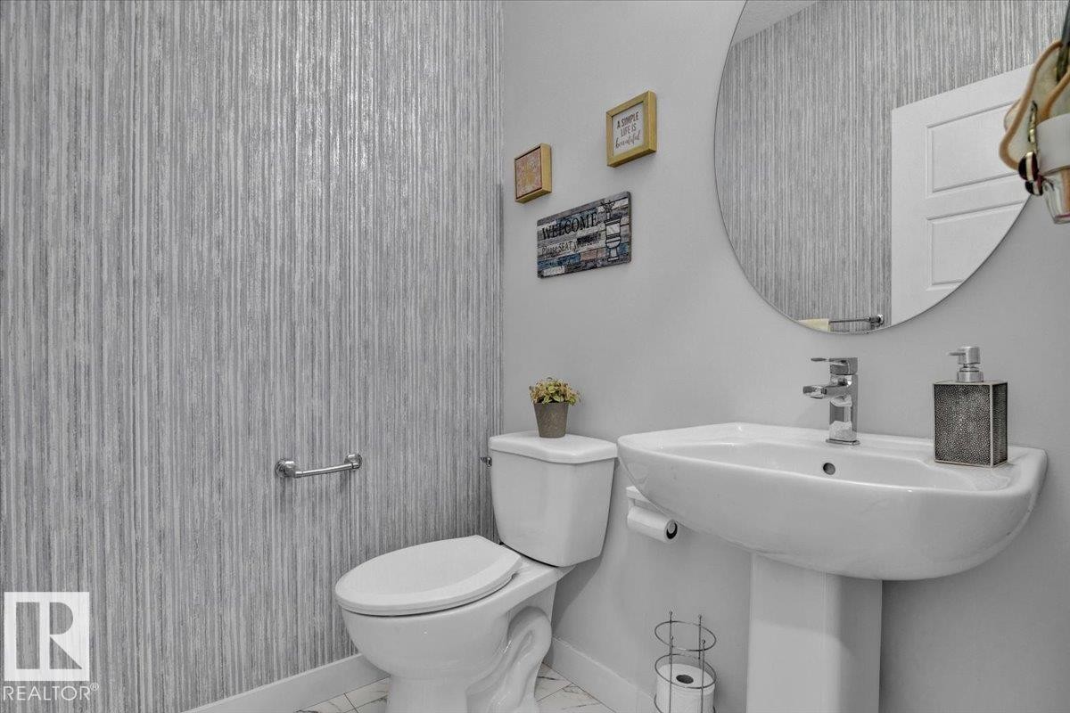 3024 200 Street, Edmonton, AB - Indoor Photo Showing Bathroom