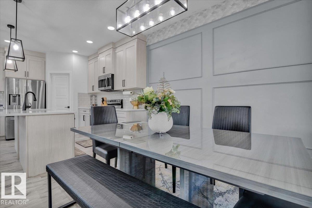 3024 200 Street, Edmonton, AB - Indoor Photo Showing Kitchen With Upgraded Kitchen