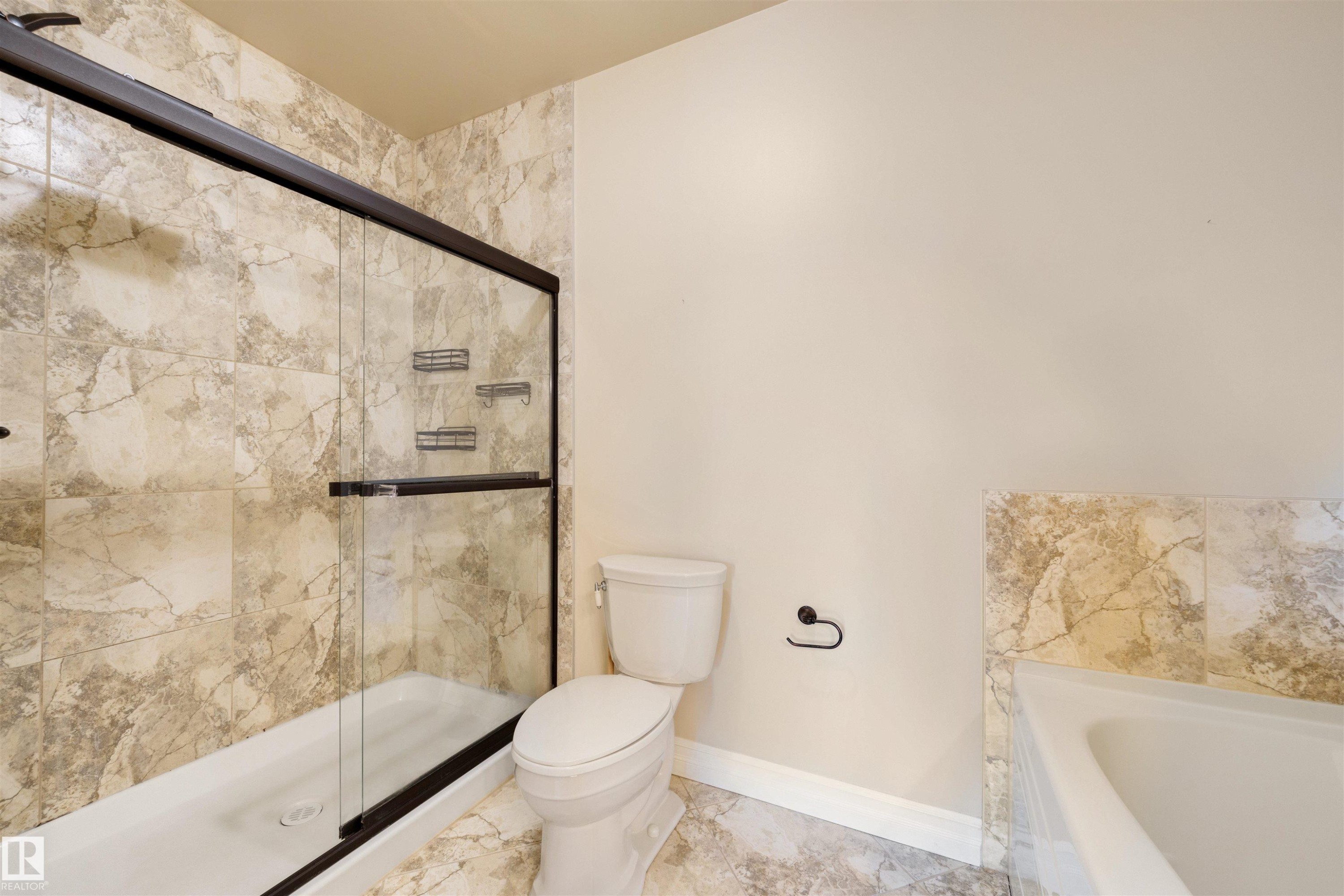 906 10142 111 Street, Edmonton, AB - Indoor Photo Showing Bathroom