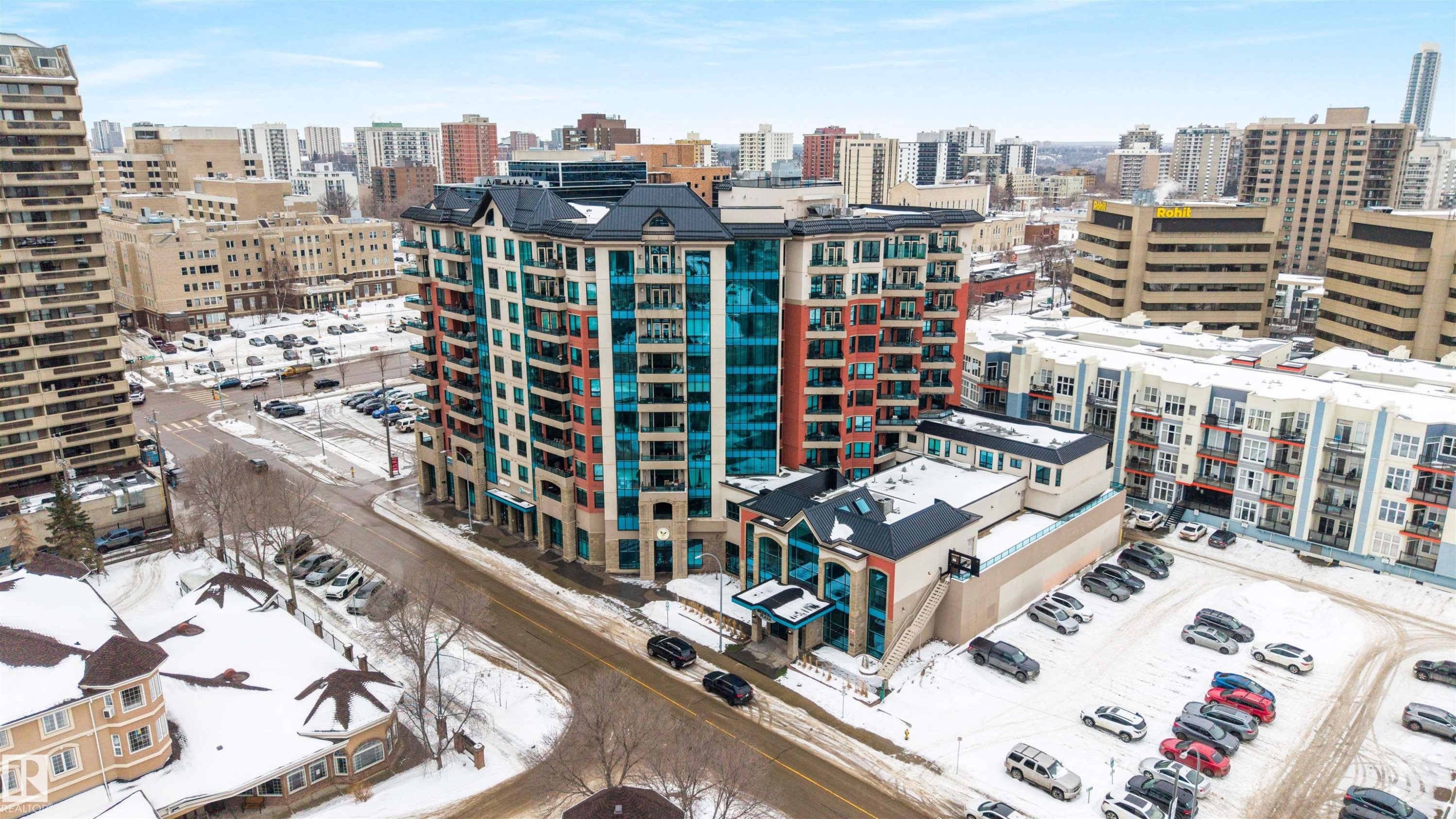 906 10142 111 Street, Edmonton, AB - Outdoor