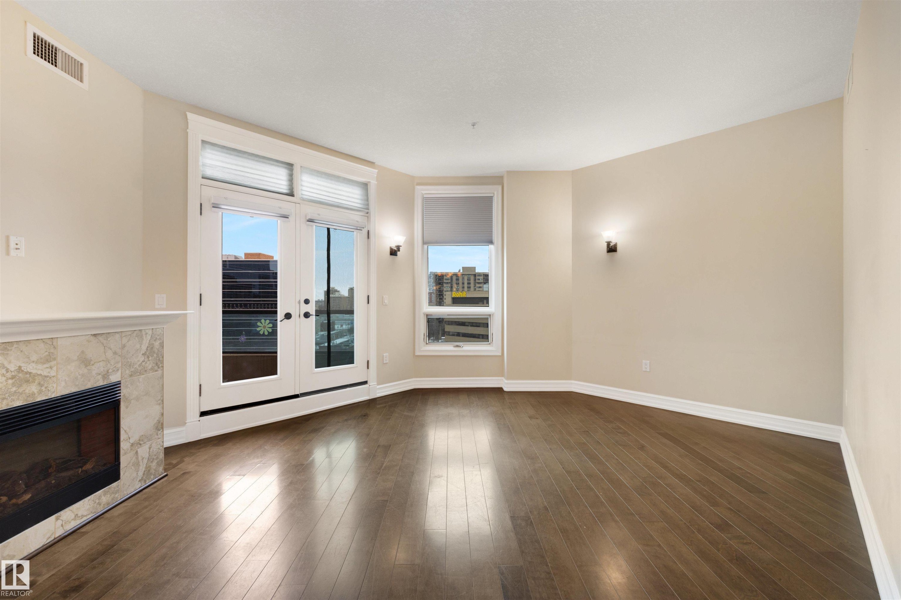 906 10142 111 Street, Edmonton, AB - Indoor With Fireplace