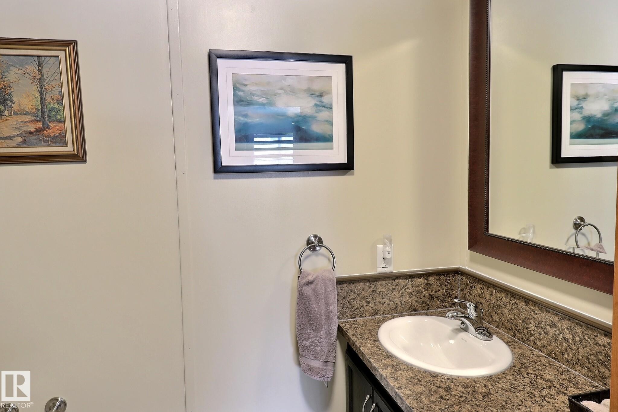 307 Evergreen Park, Edmonton, AB - Indoor Photo Showing Bathroom