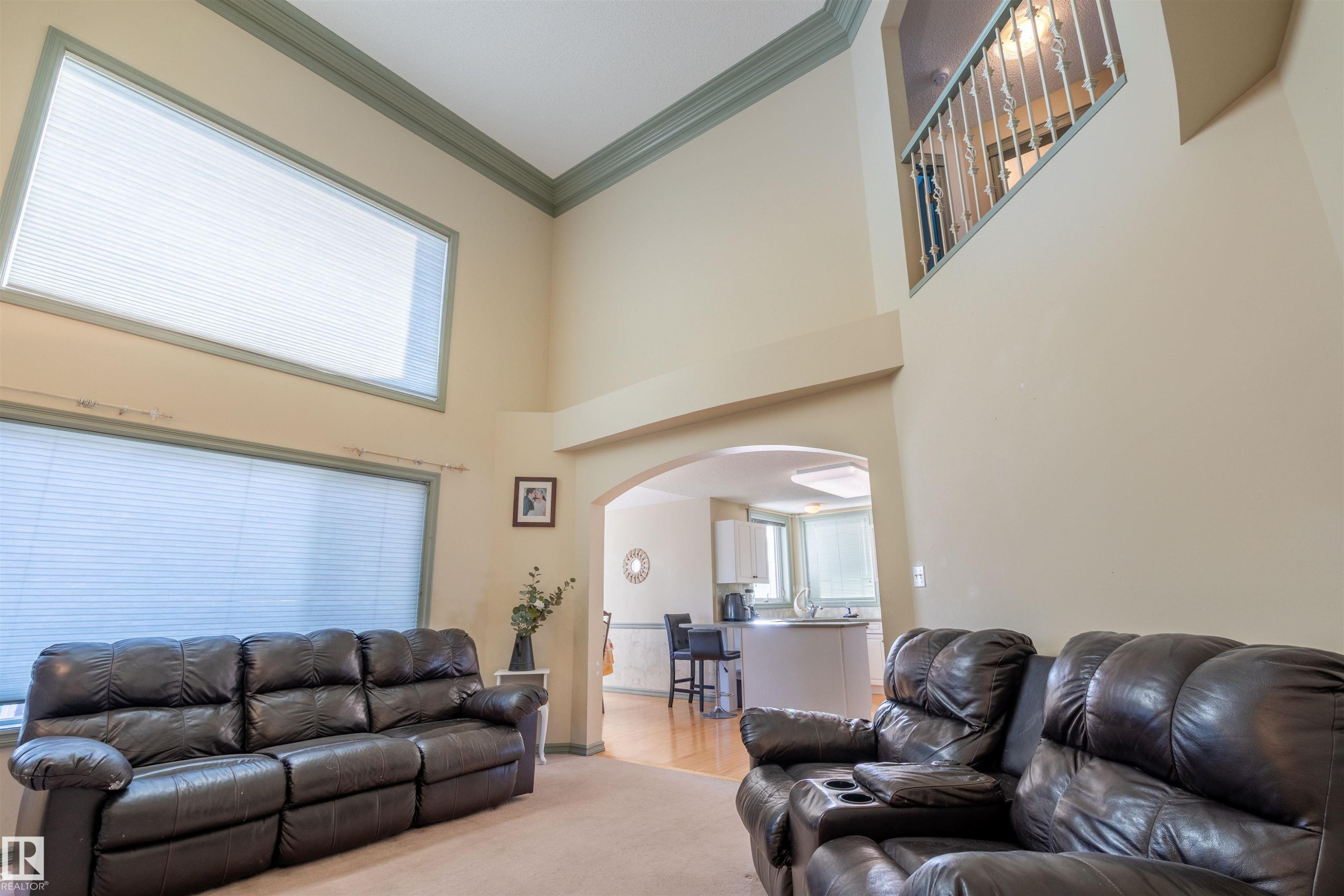 11813 12 Avenue, Edmonton, AB - Indoor Photo Showing Living Room