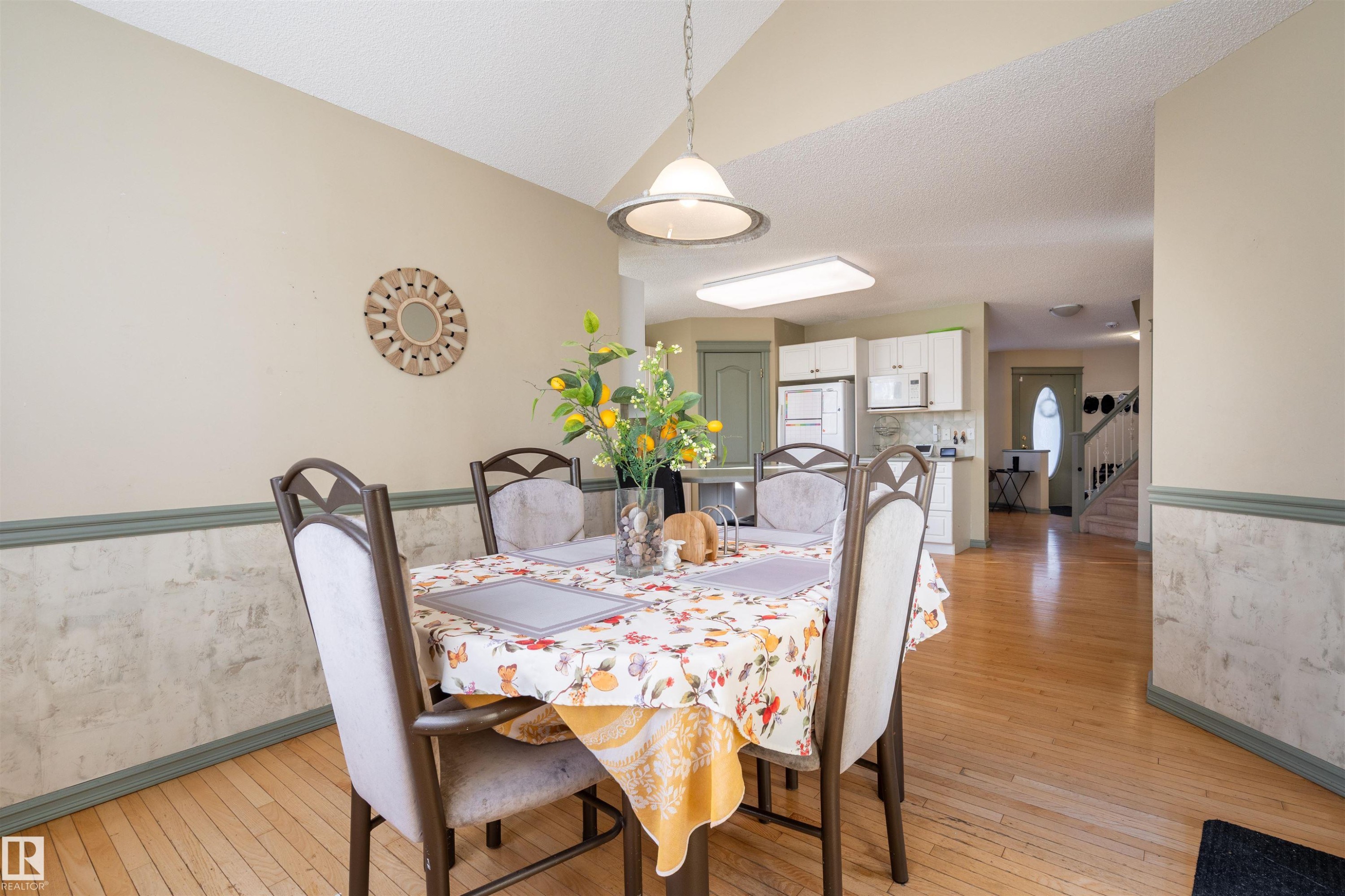 11813 12 Avenue, Edmonton, AB - Indoor Photo Showing Dining Room