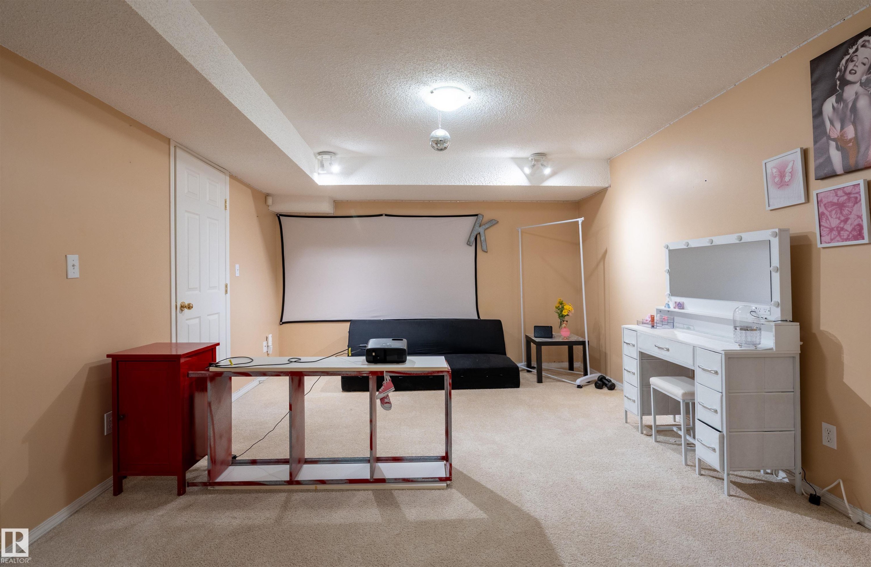 11813 12 Avenue, Edmonton, AB - Indoor