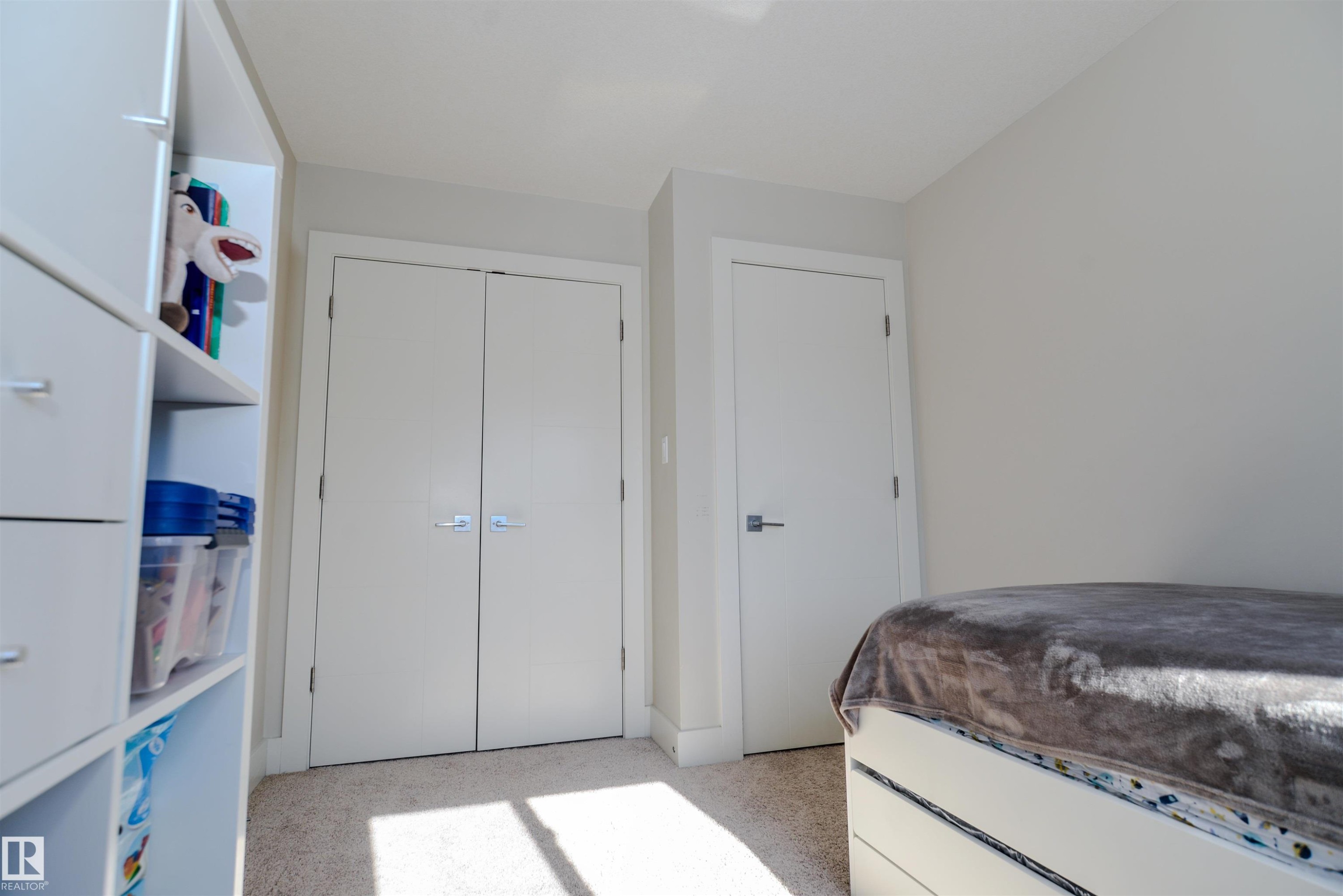 10433 70 Avenue, Edmonton, AB - Indoor