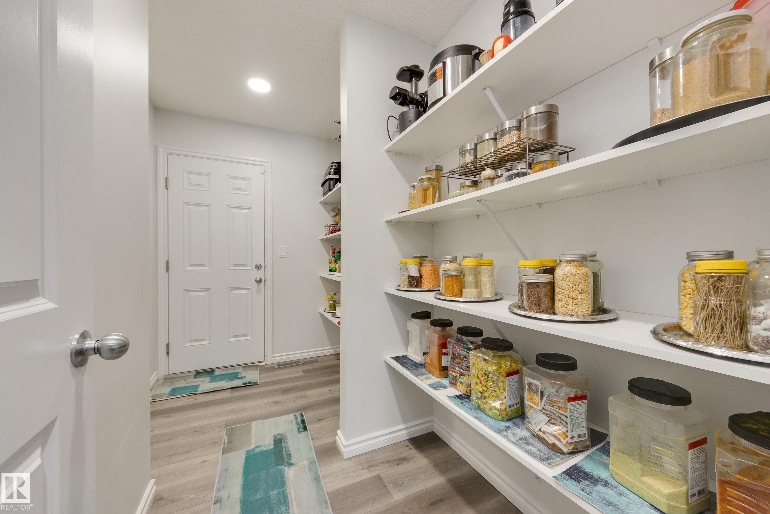 5112 Lark Crescent, Edmonton, AB - Indoor