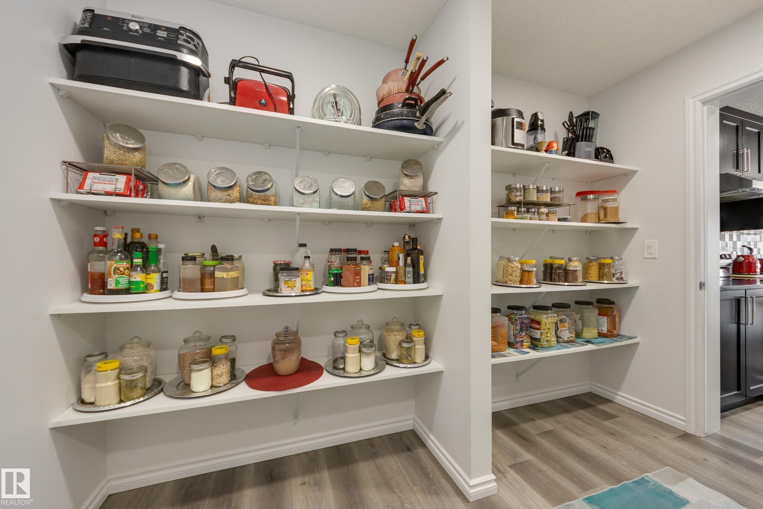 5112 Lark Crescent, Edmonton, AB - Indoor Photo Showing Other Room