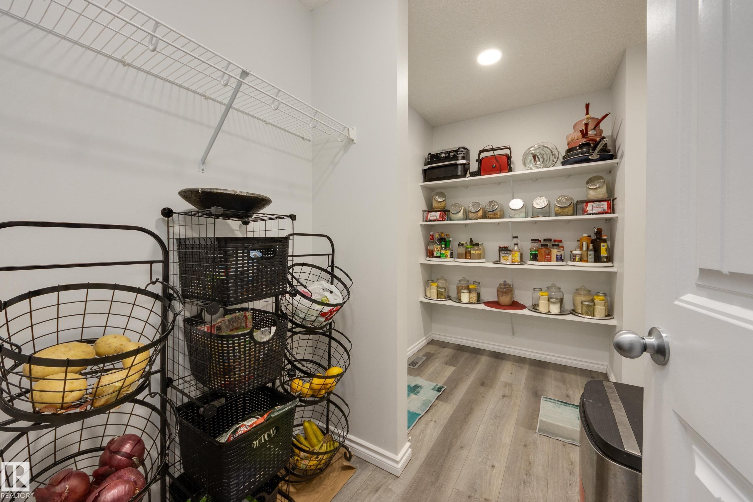 5112 Lark Crescent, Edmonton, AB - Indoor