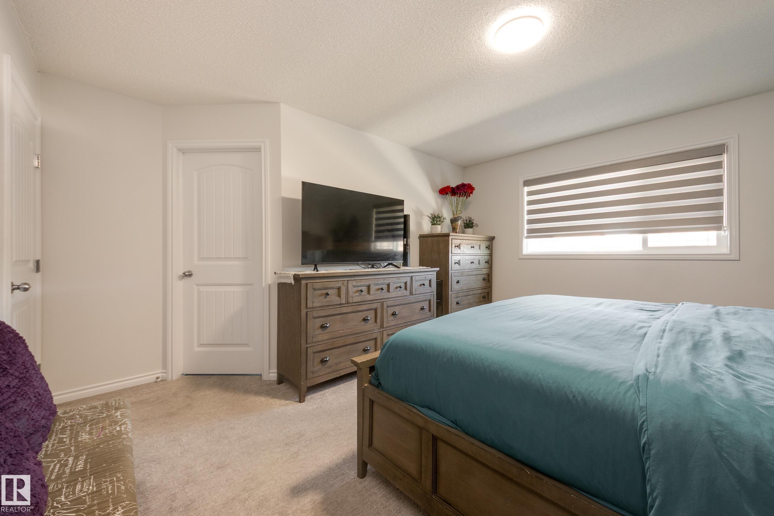 5112 Lark Crescent, Edmonton, AB - Indoor Photo Showing Bedroom