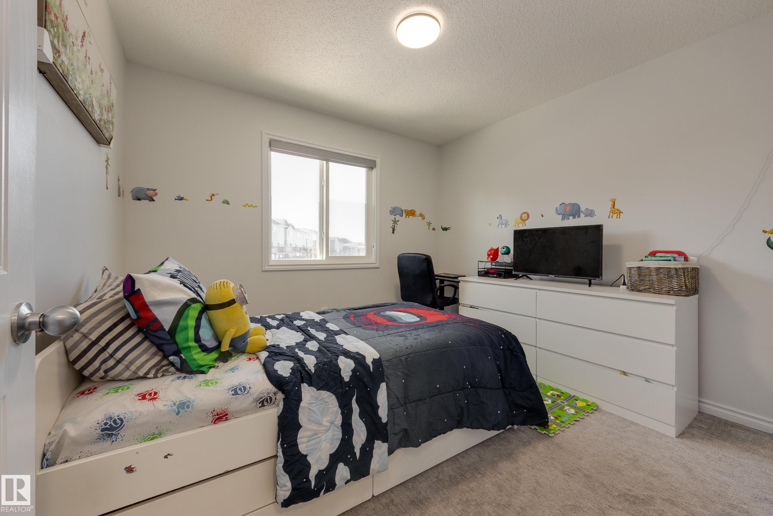 5112 Lark Crescent, Edmonton, AB - Indoor Photo Showing Bedroom