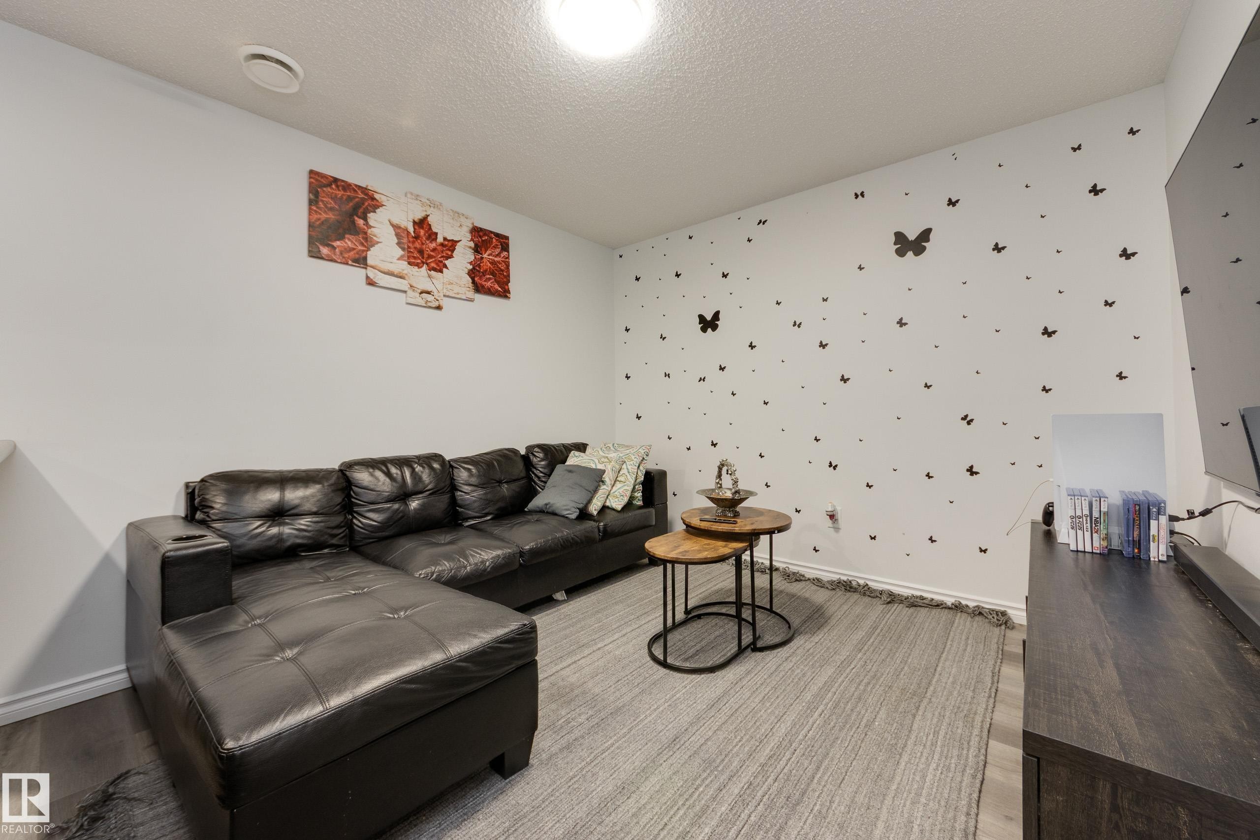 5112 Lark Crescent, Edmonton, AB - Indoor