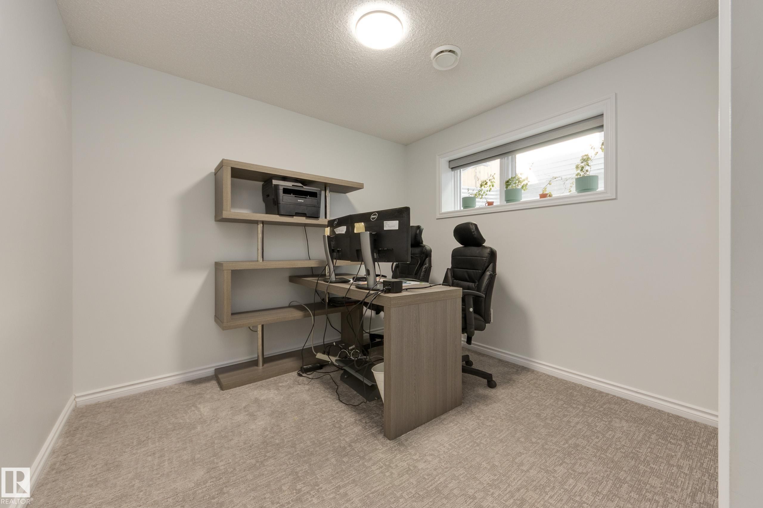 5112 Lark Crescent, Edmonton, AB - Indoor Photo Showing Office