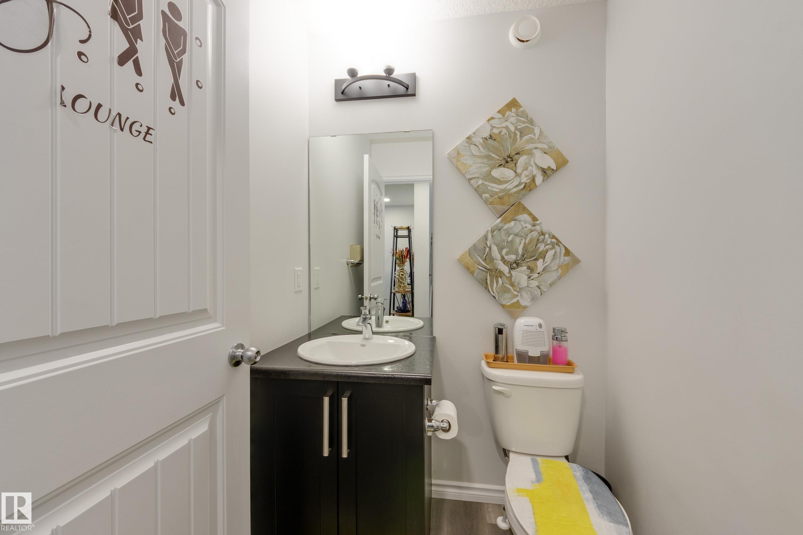 5112 Lark Crescent, Edmonton, AB - Indoor Photo Showing Bathroom
