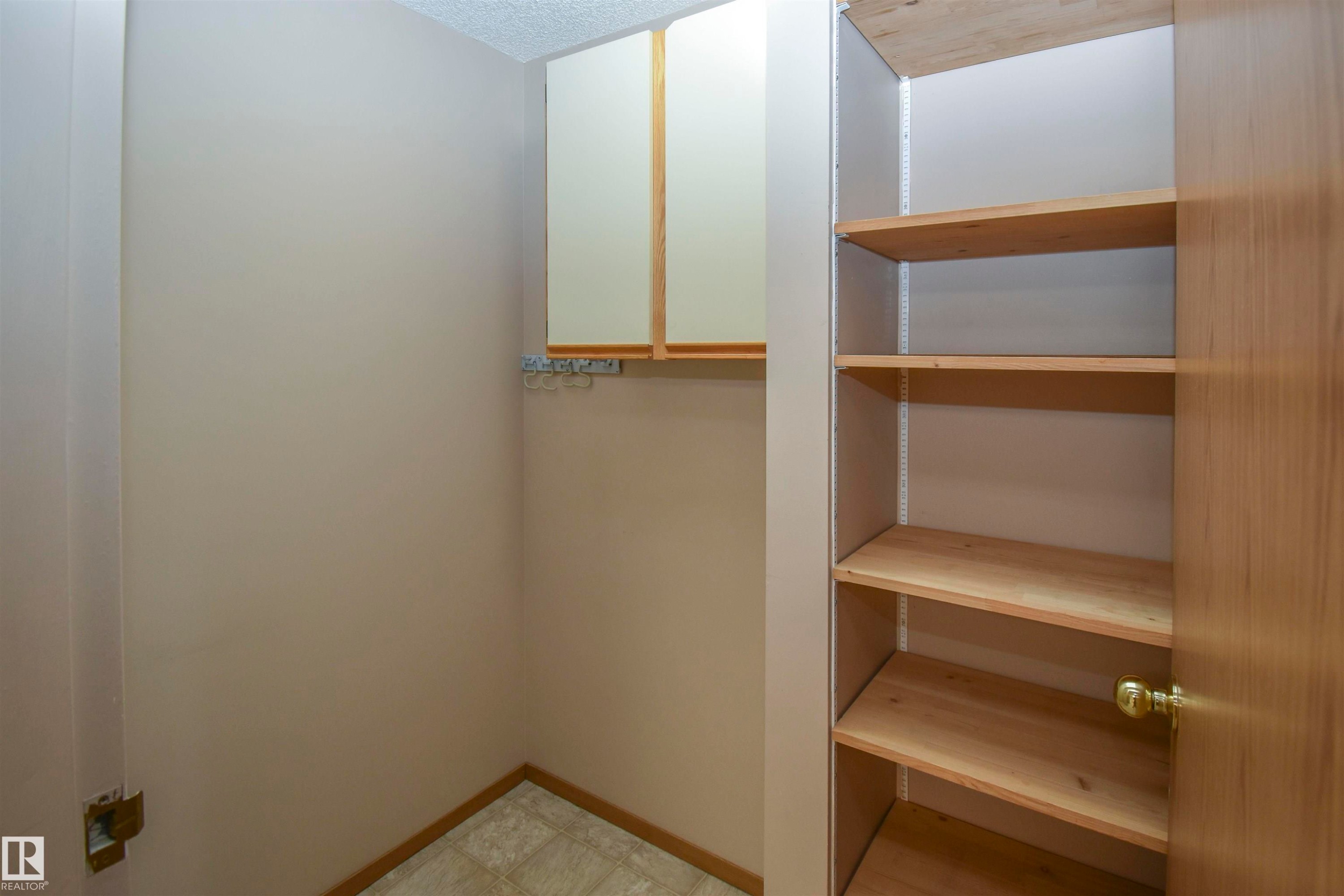 102 4812 51 Avenue, Stony Plain, AB - Indoor