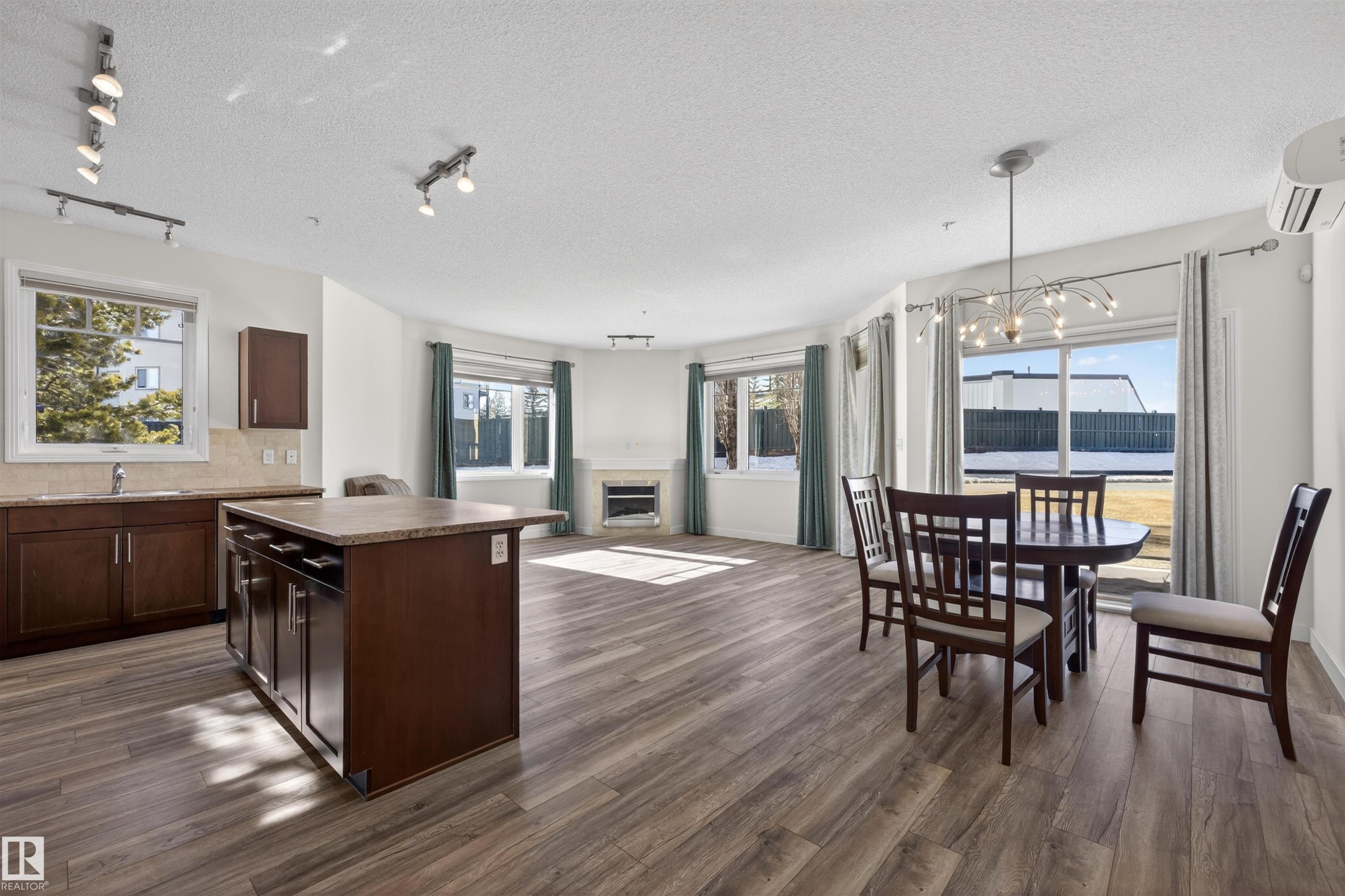 103 2035 Grantham Crest, Edmonton, AB - Indoor