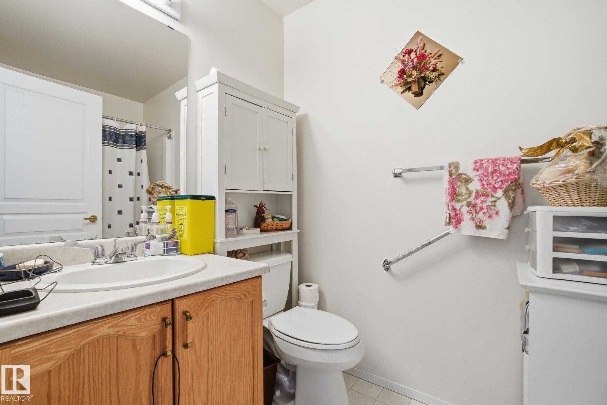56 13320 124St, Edmonton, AB - Indoor Photo Showing Bathroom