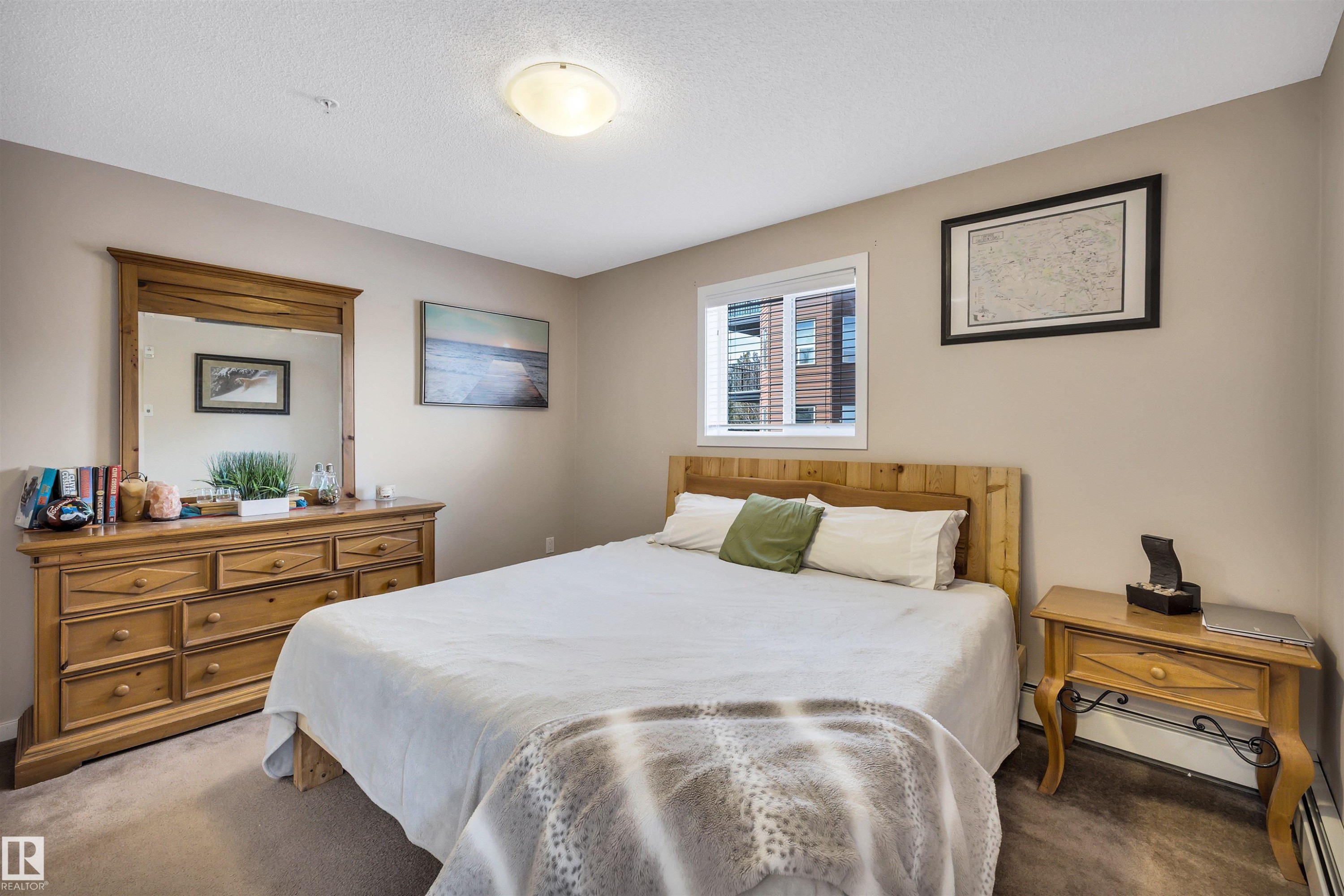 215 392 Silver Berry Road, Edmonton, AB - Indoor Photo Showing Bedroom