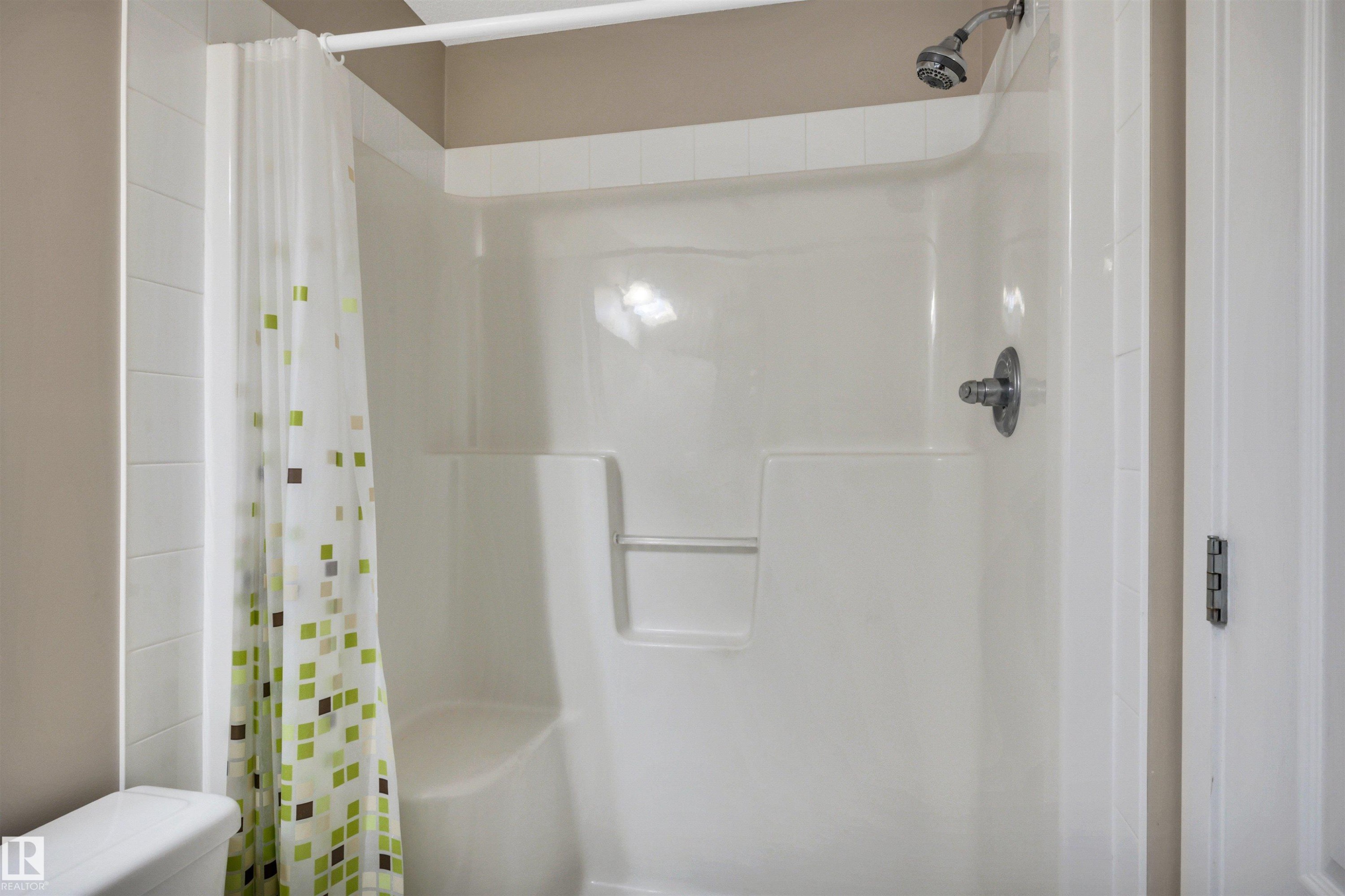 215 392 Silver Berry Road, Edmonton, AB - Indoor Photo Showing Bathroom