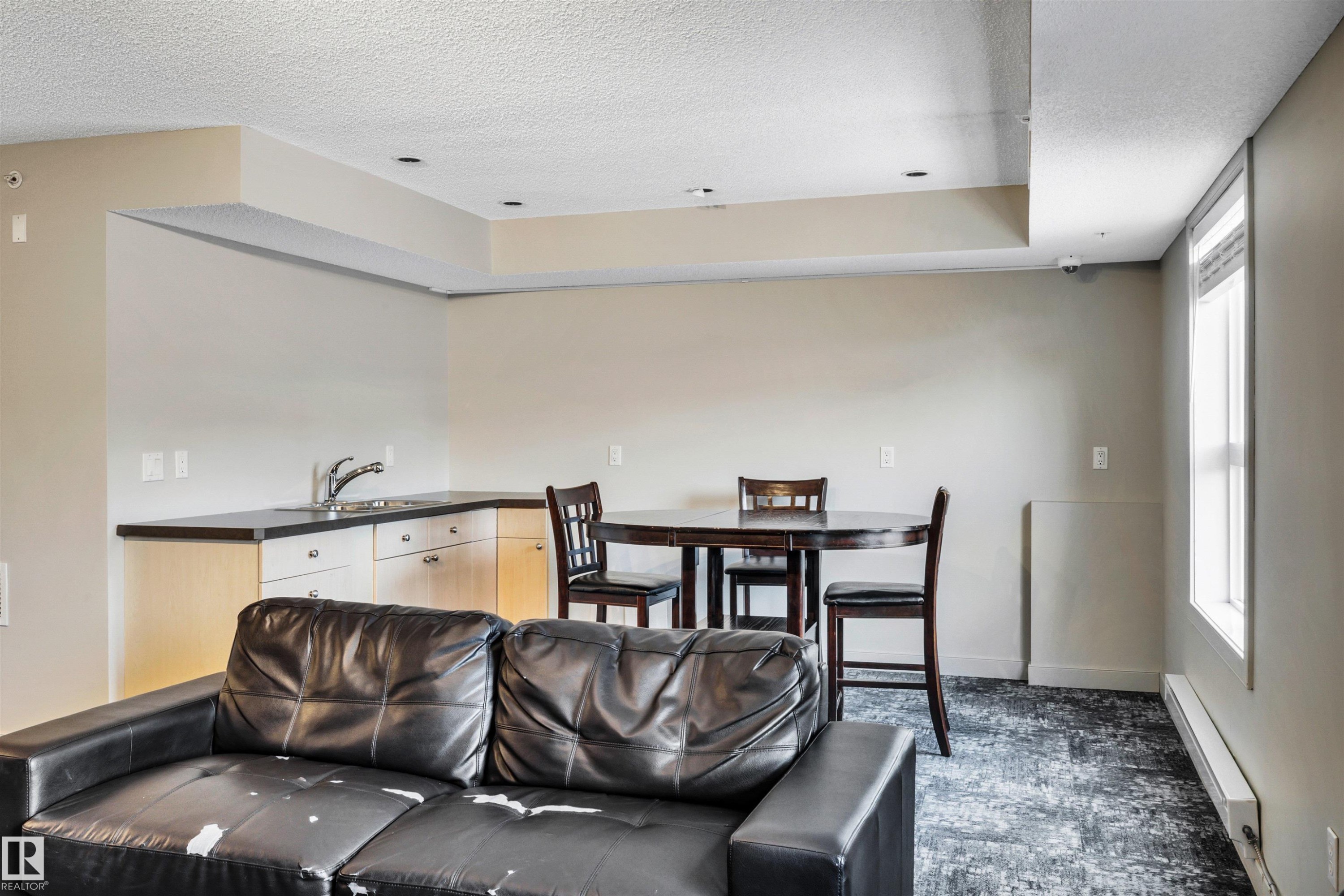 215 392 Silver Berry Road, Edmonton, AB - Indoor