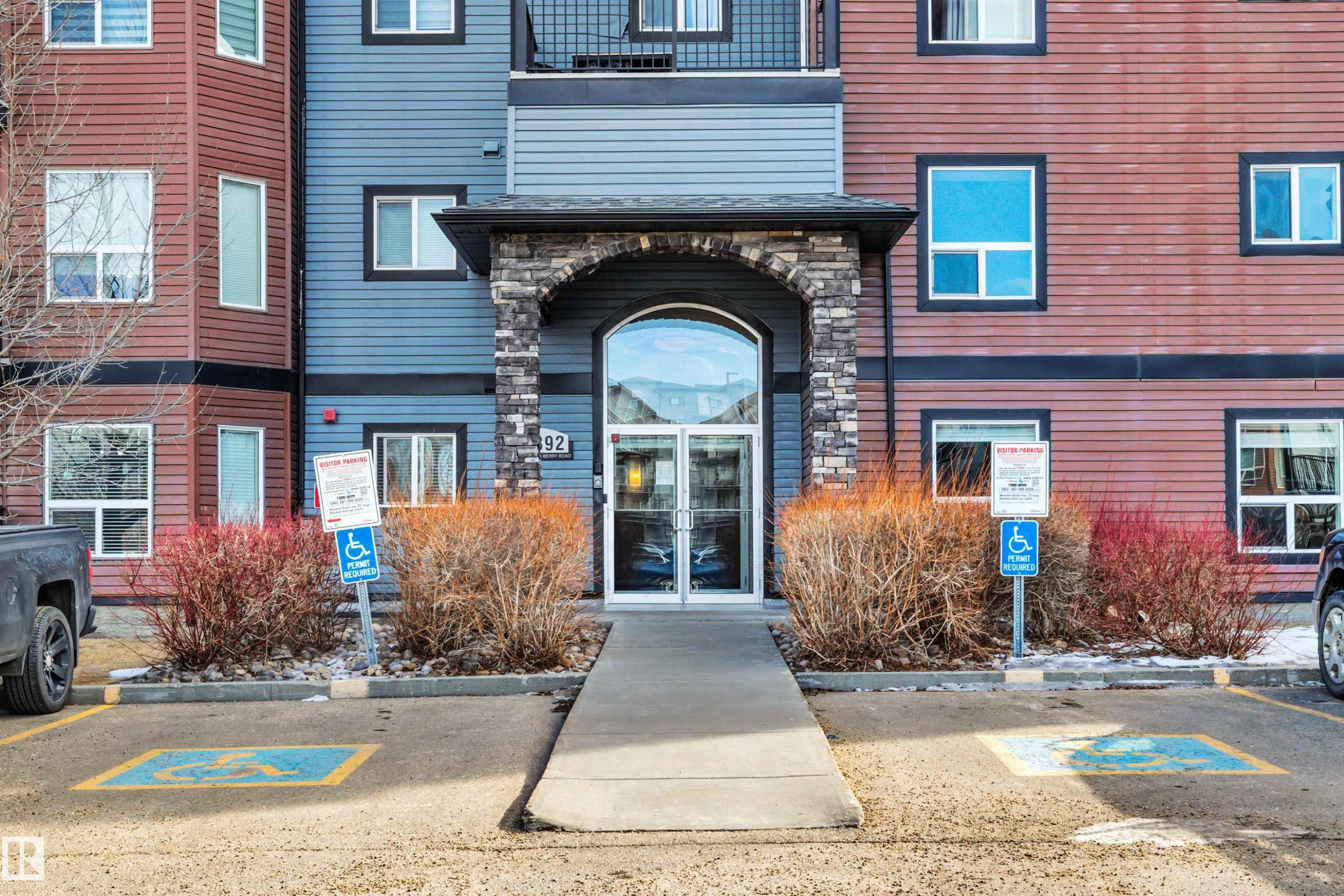 215 392 Silver Berry Road, Edmonton, AB - Outdoor