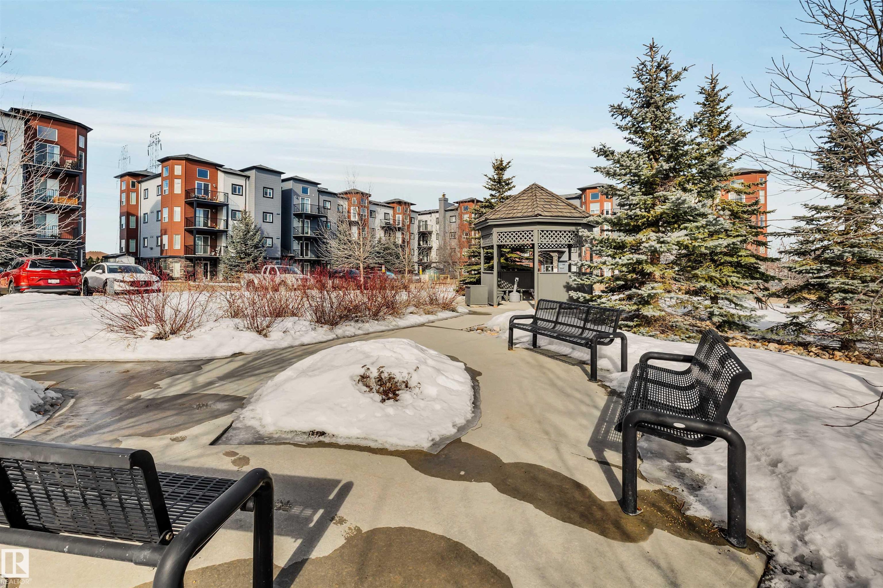 215 392 Silver Berry Road, Edmonton, AB - Outdoor