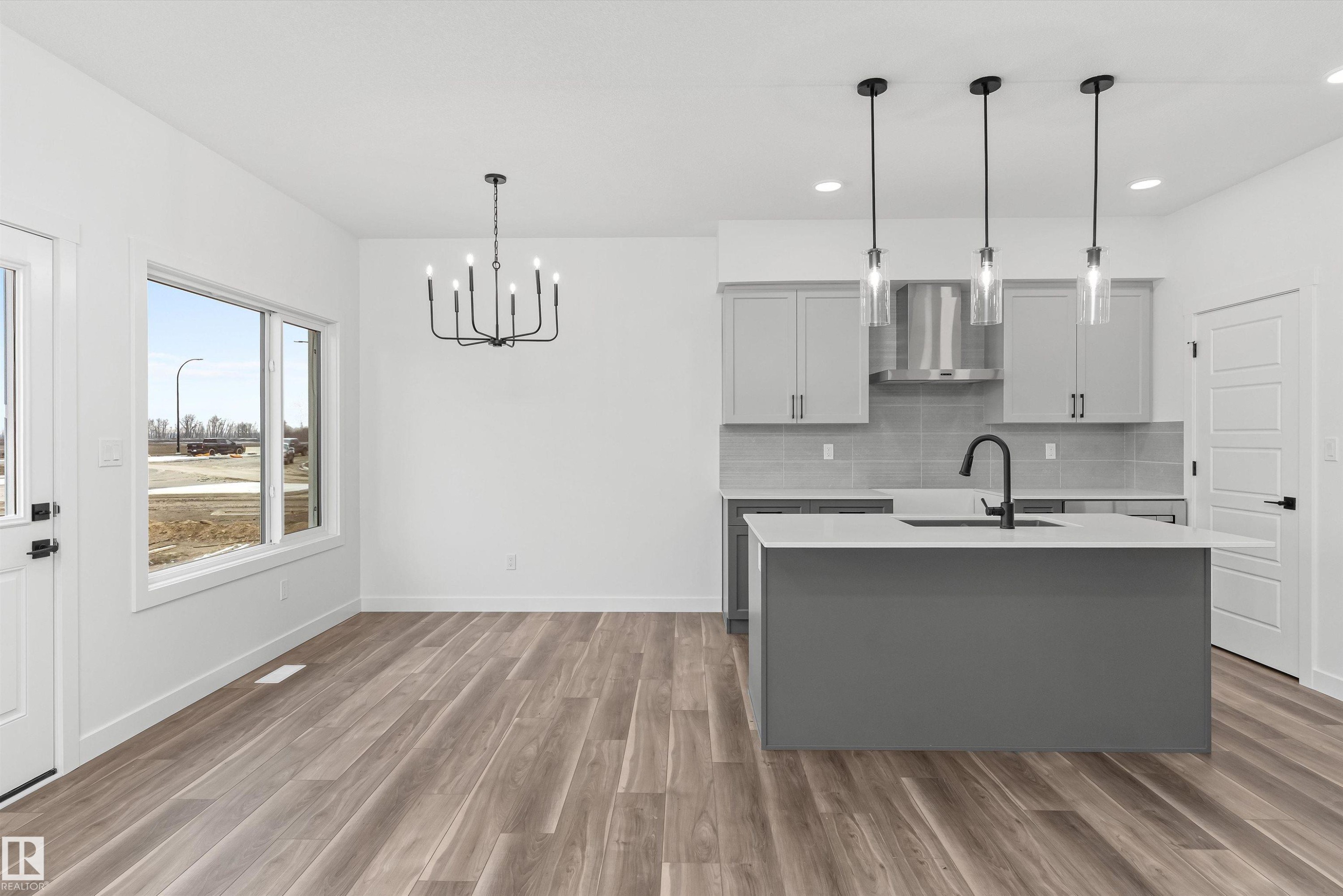 19131 20 Avenue, Edmonton, AB - Indoor Photo Showing Kitchen With Upgraded Kitchen