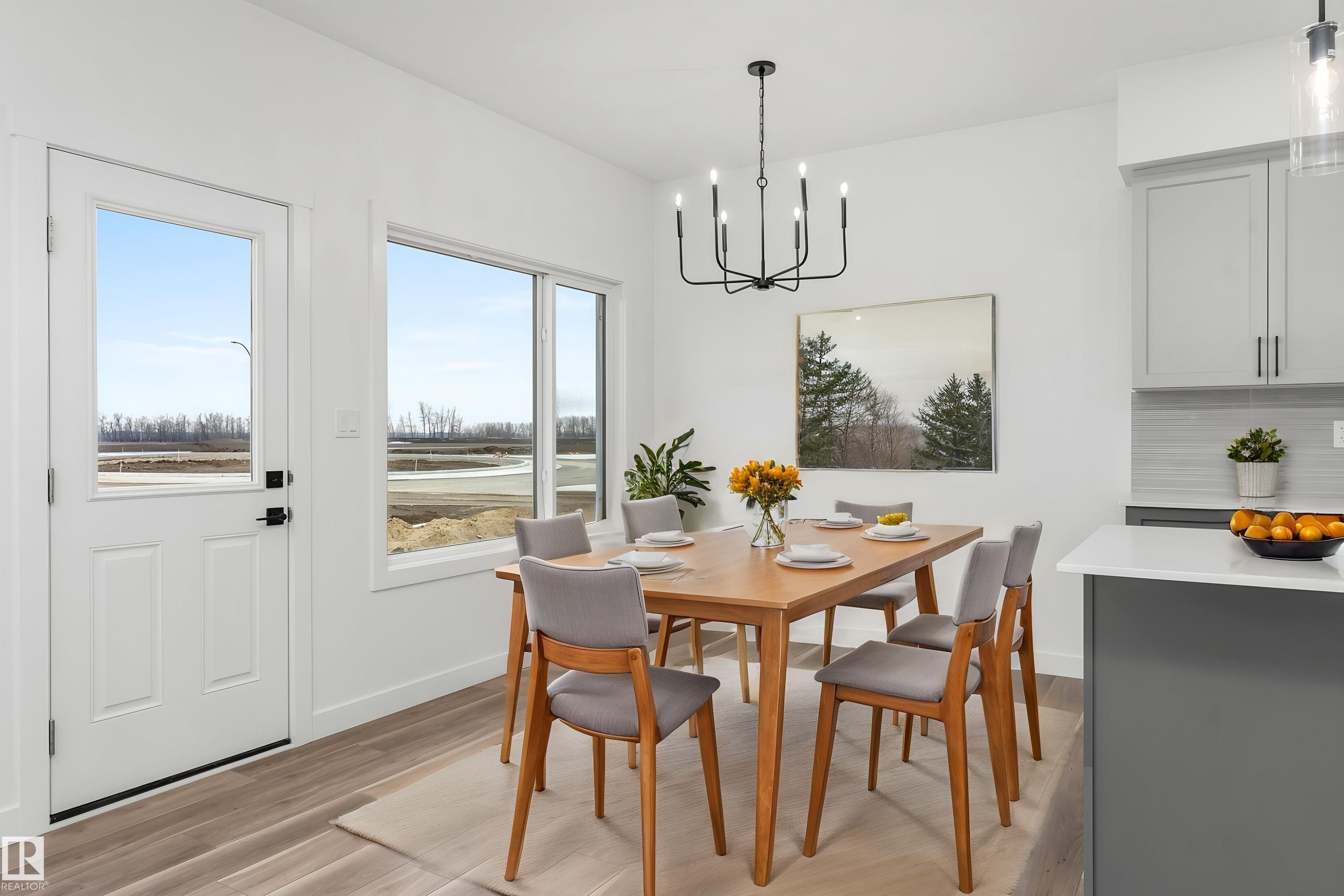 19131 20 Avenue, Edmonton, AB - Indoor Photo Showing Dining Room