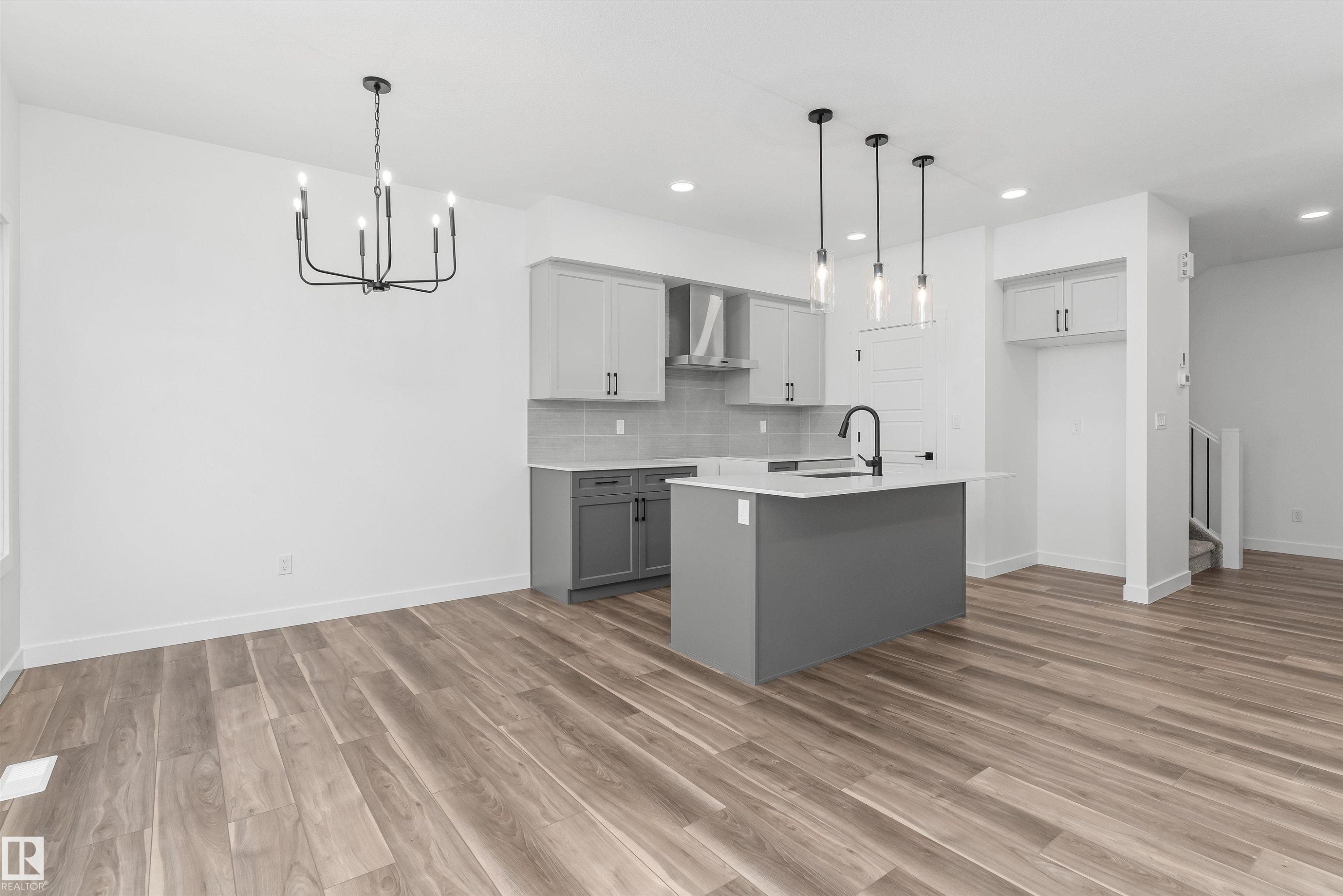 19131 20 Avenue, Edmonton, AB - Indoor Photo Showing Kitchen With Upgraded Kitchen