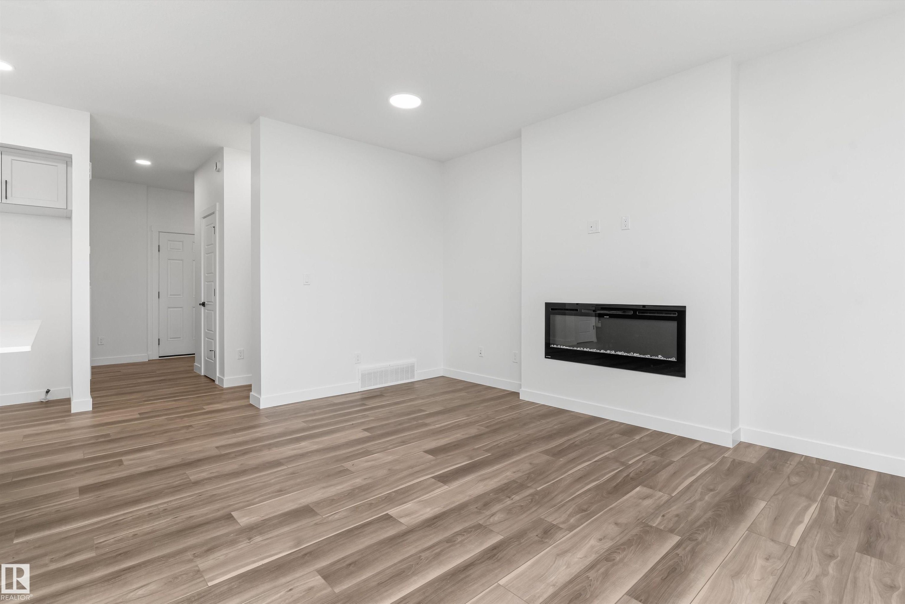 19131 20 Avenue, Edmonton, AB - Indoor With Fireplace