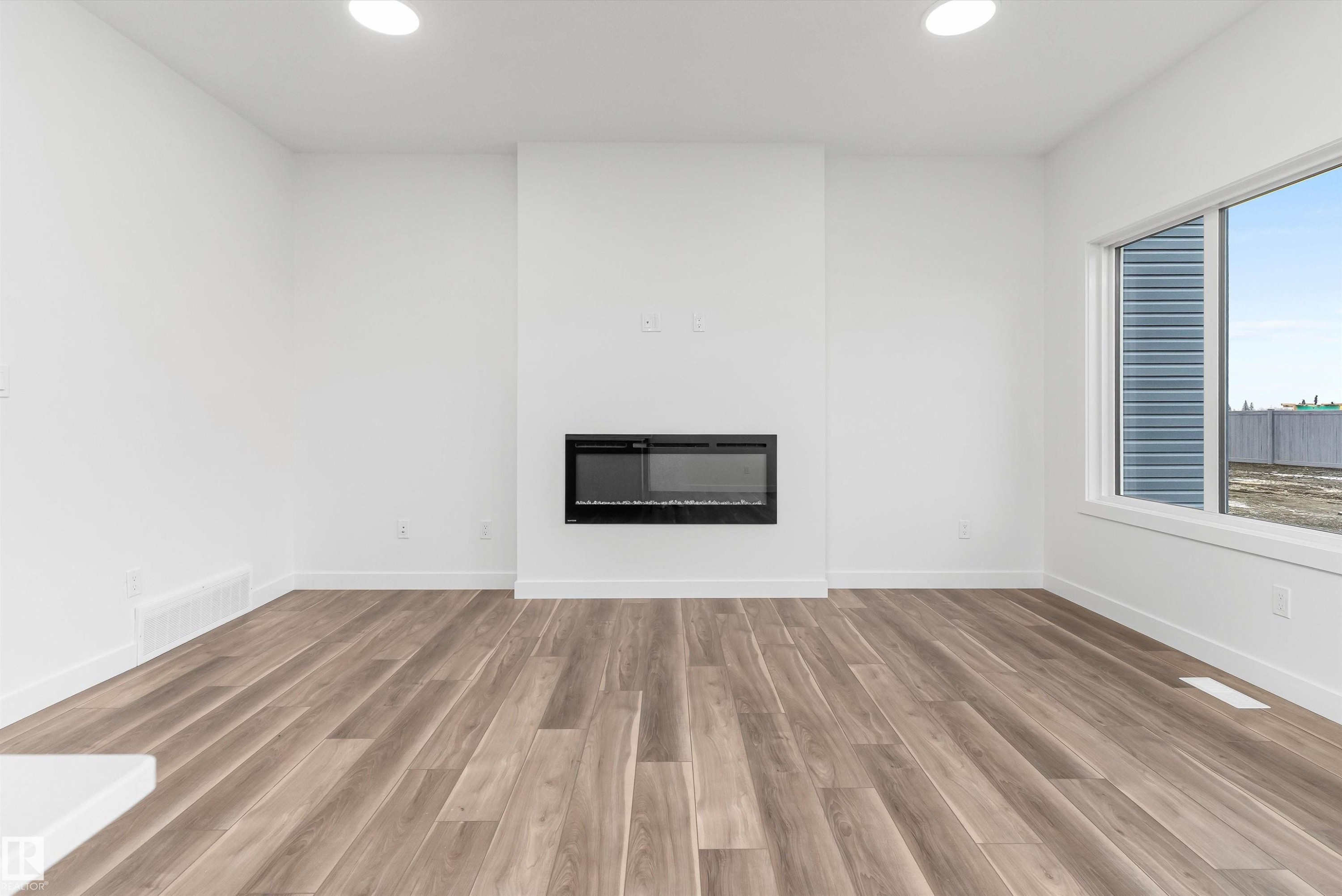 19131 20 Avenue, Edmonton, AB - Indoor With Fireplace