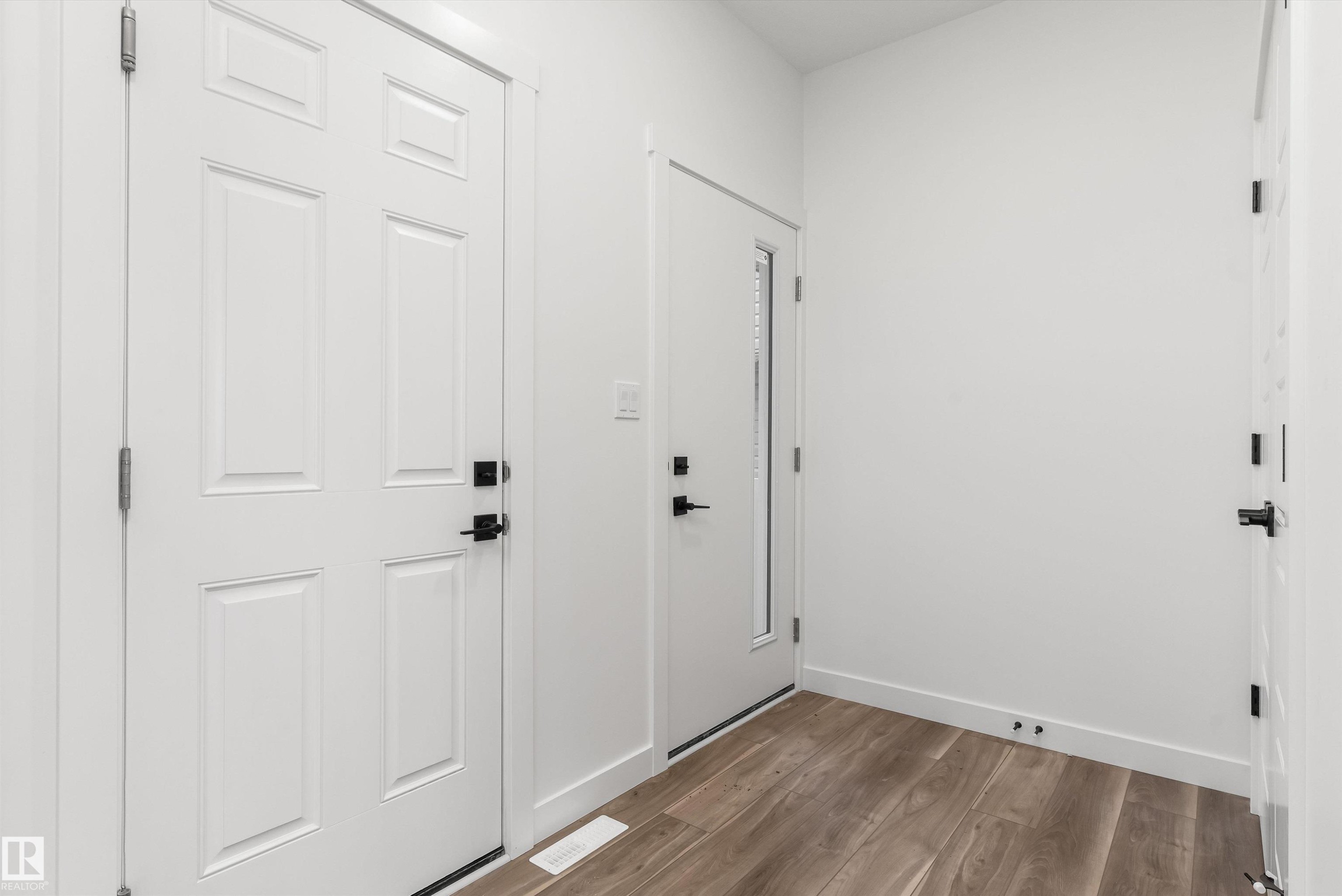 19131 20 Avenue, Edmonton, AB - Indoor Photo Showing Other Room