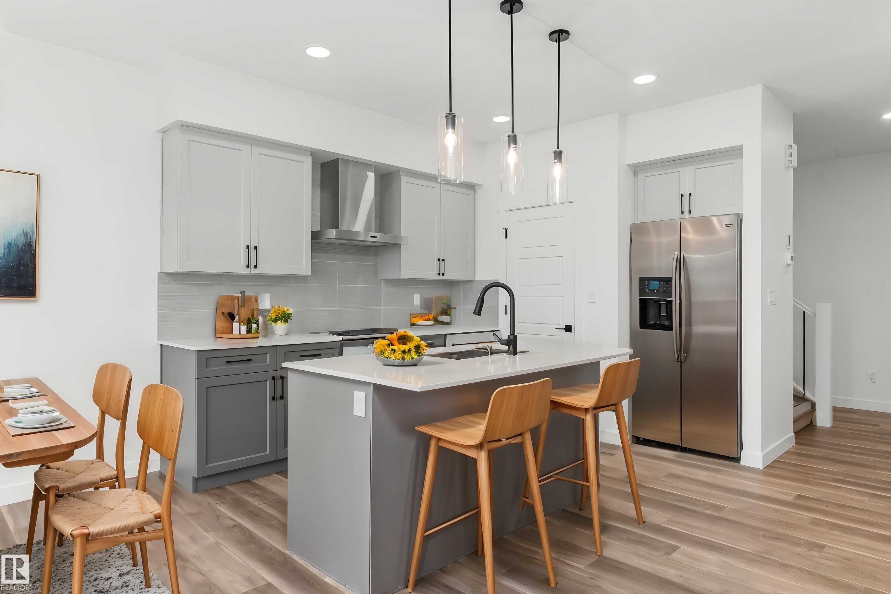 19131 20 Avenue, Edmonton, AB - Indoor Photo Showing Kitchen With Upgraded Kitchen