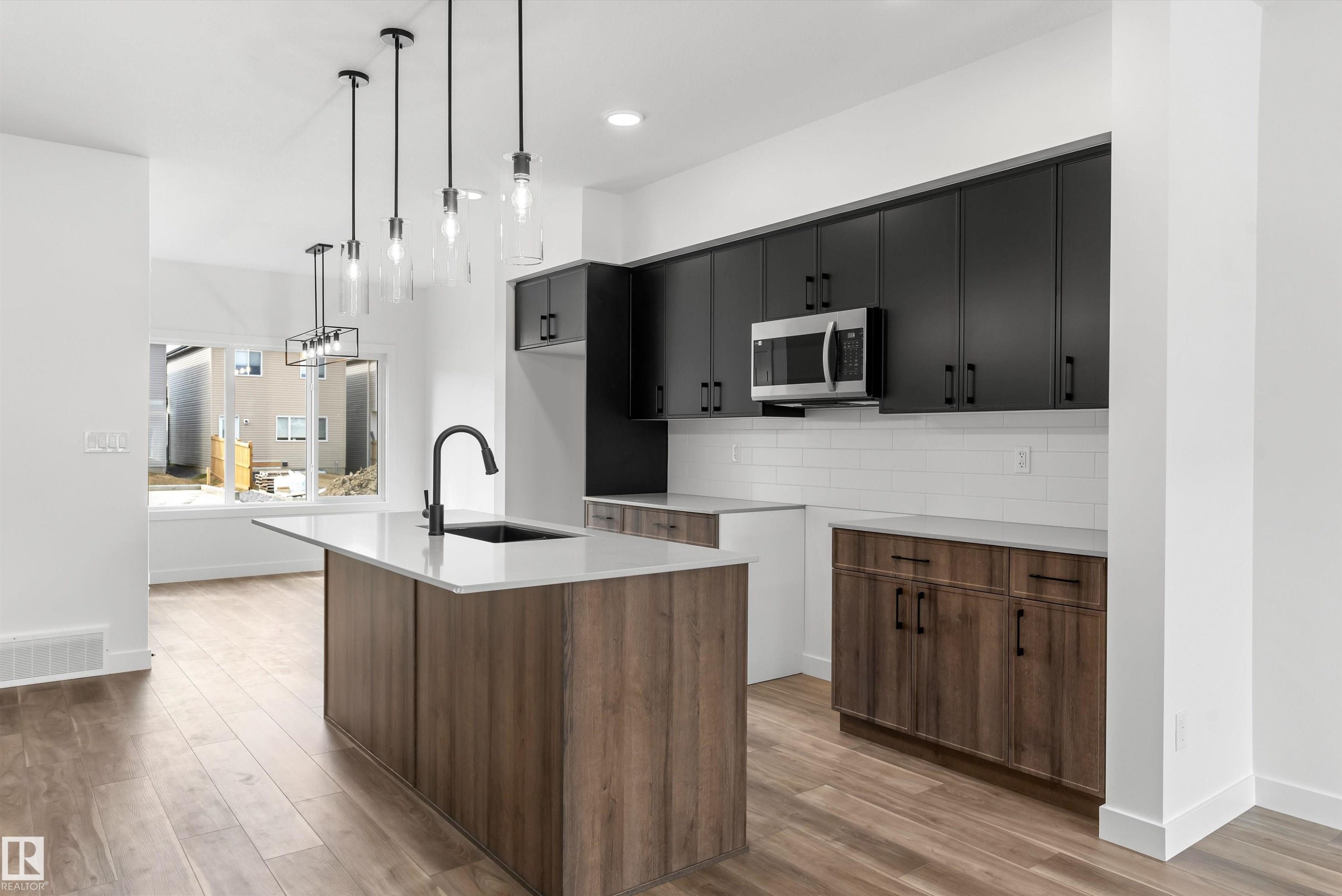 6261 175A Avenue, Edmonton, AB - Indoor Photo Showing Kitchen