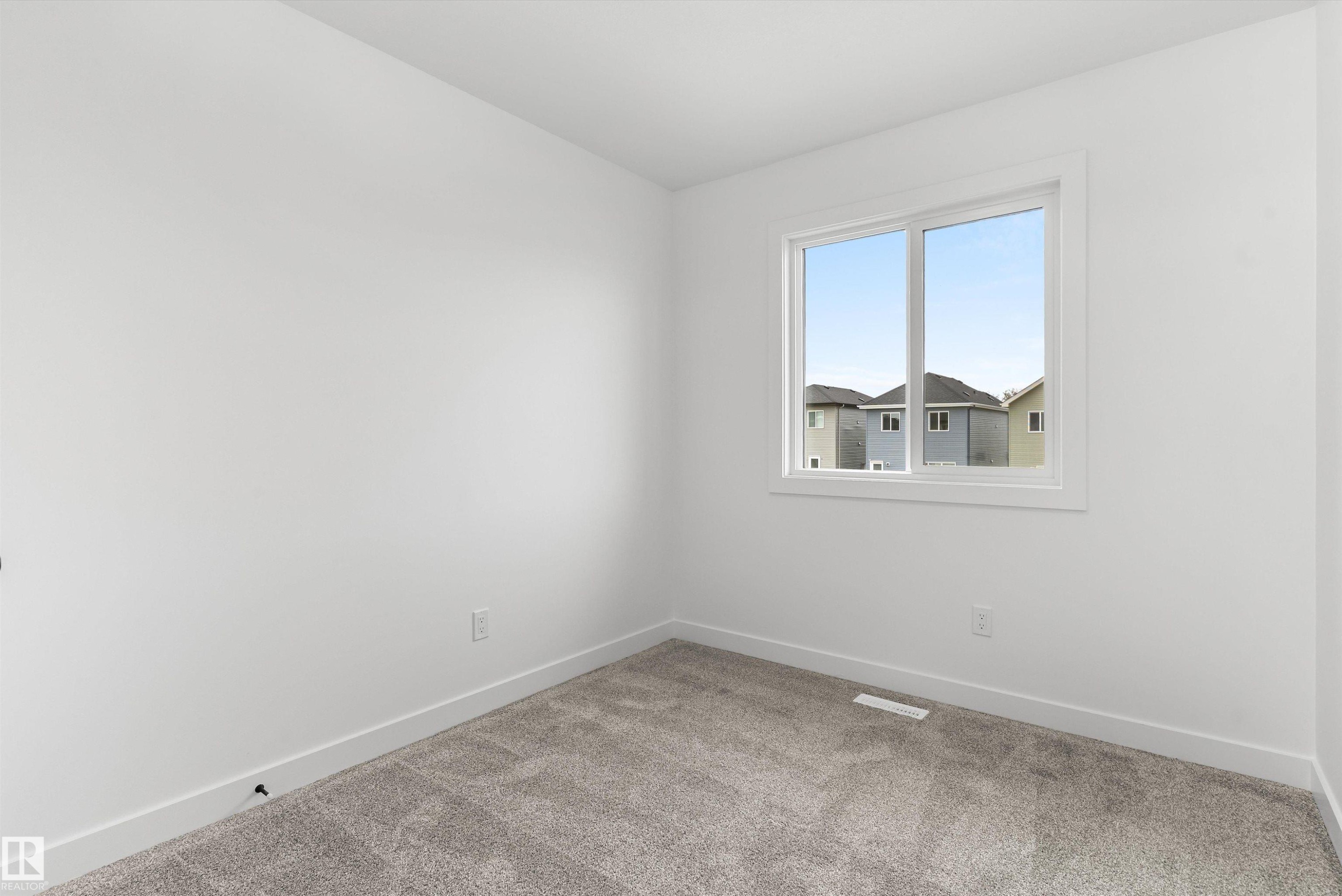 6261 175A Avenue, Edmonton, AB - Indoor Photo Showing Other Room