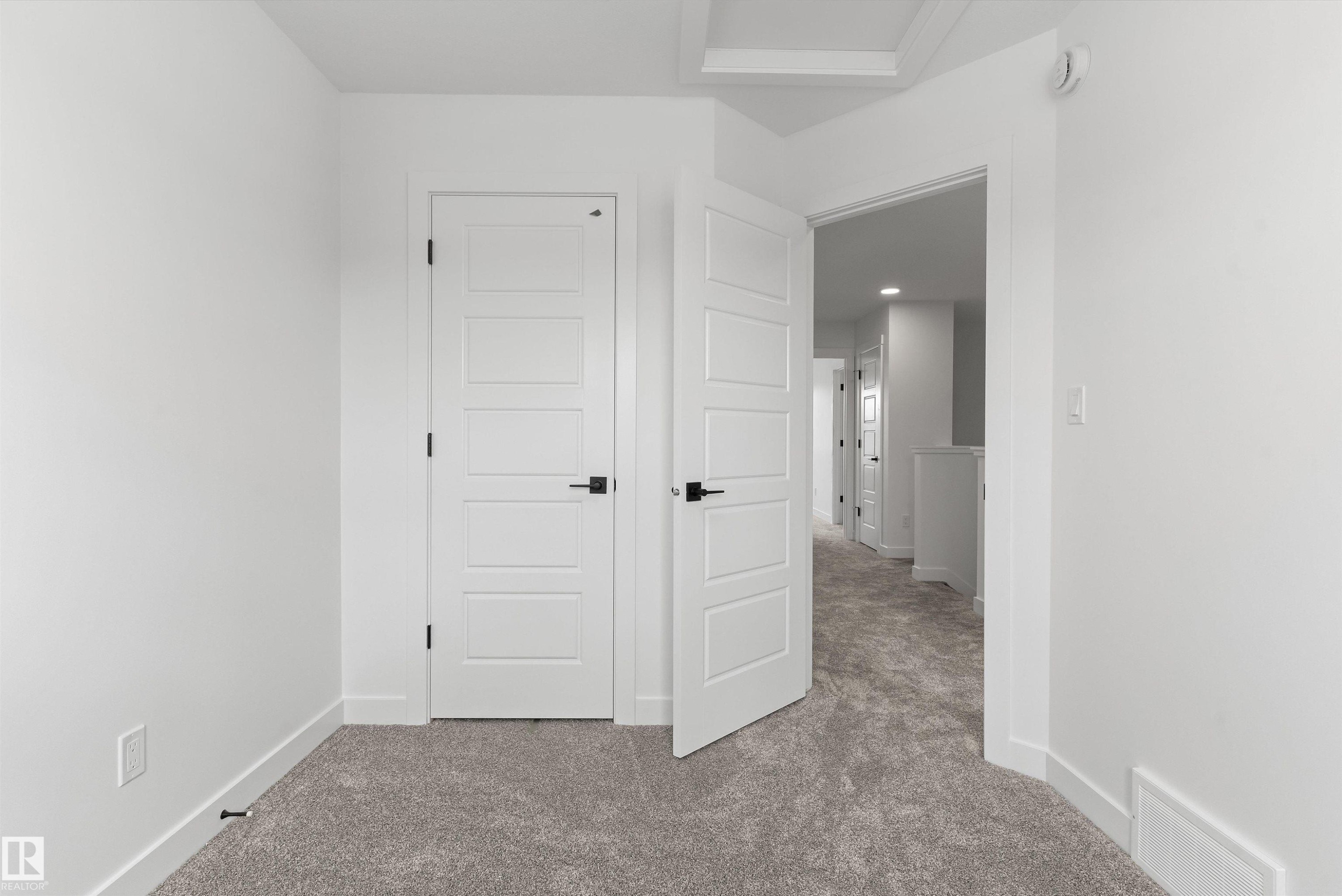 6261 175A Avenue, Edmonton, AB - Indoor Photo Showing Other Room