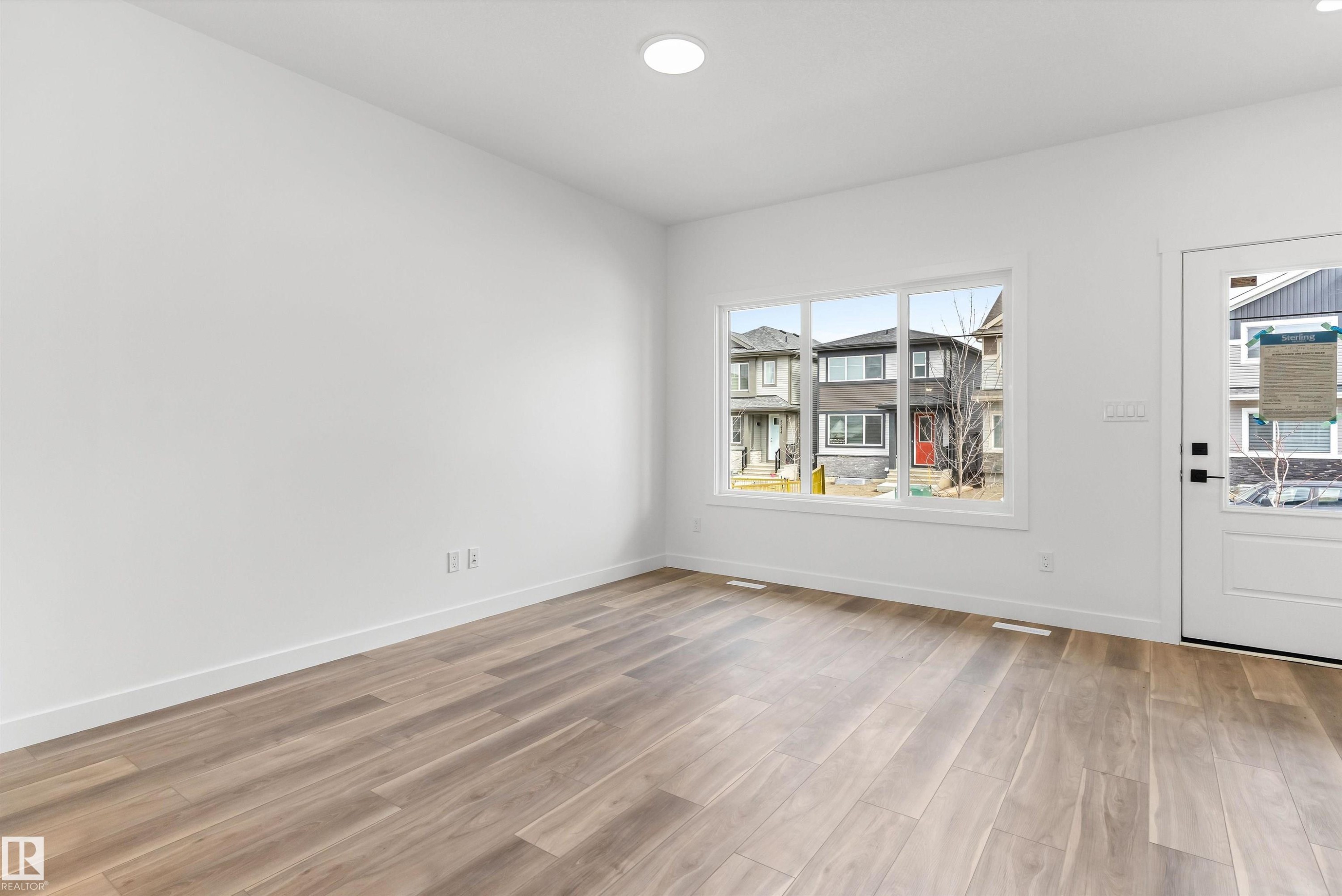 6261 175A Avenue, Edmonton, AB - Indoor Photo Showing Other Room