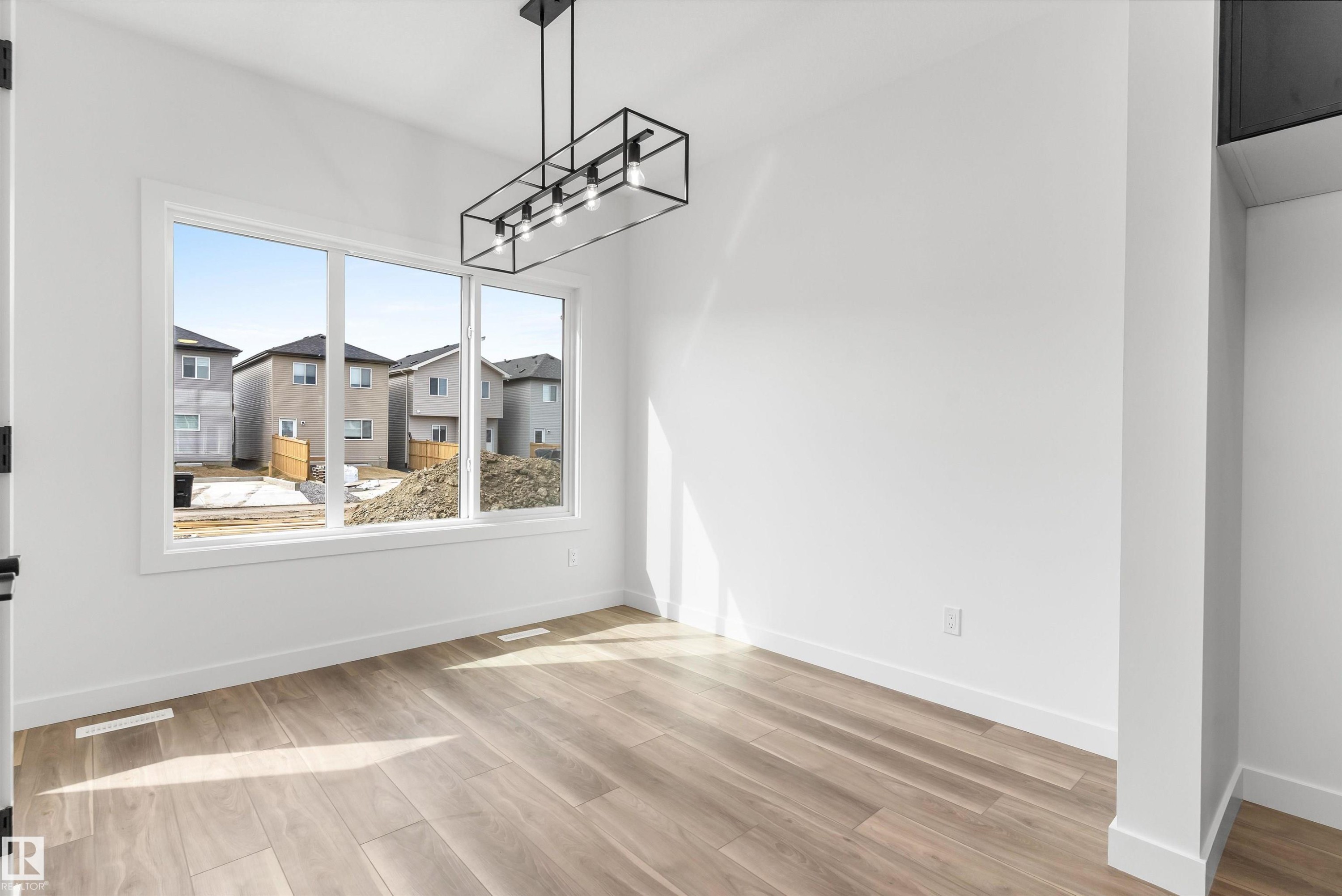 6261 175A Avenue, Edmonton, AB - Indoor Photo Showing Other Room