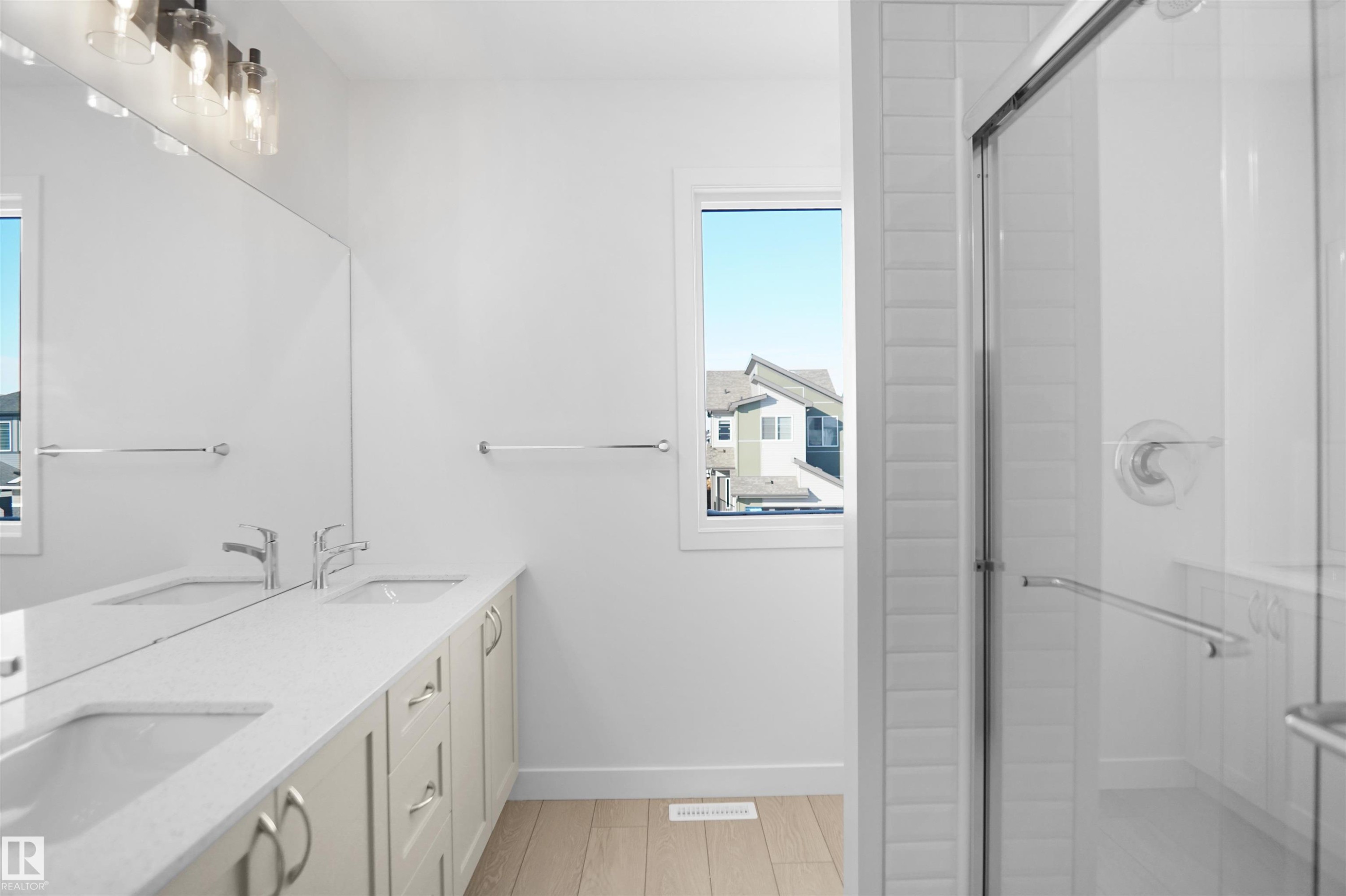 8897 Carson Way, Edmonton, AB - Indoor Photo Showing Bathroom