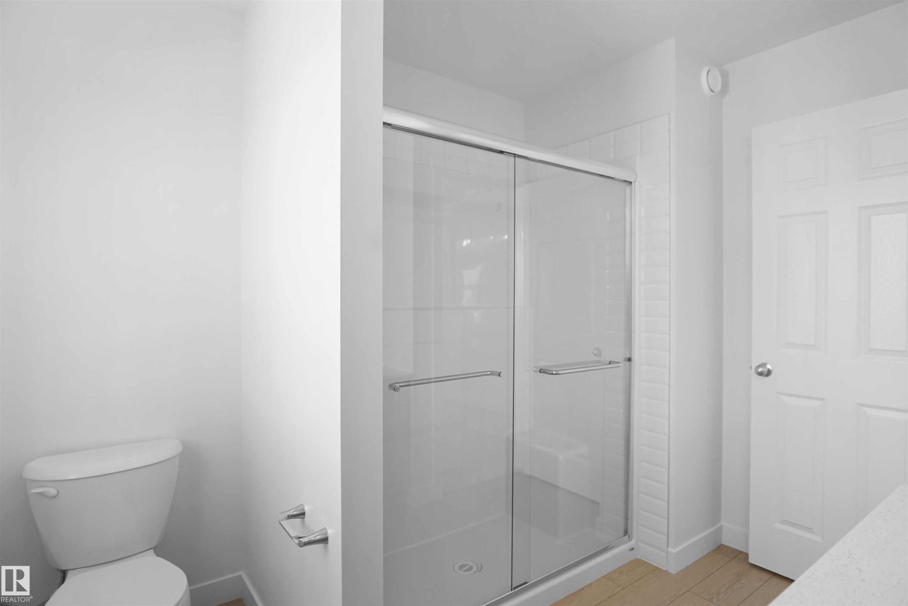 8897 Carson Way, Edmonton, AB - Indoor Photo Showing Bathroom