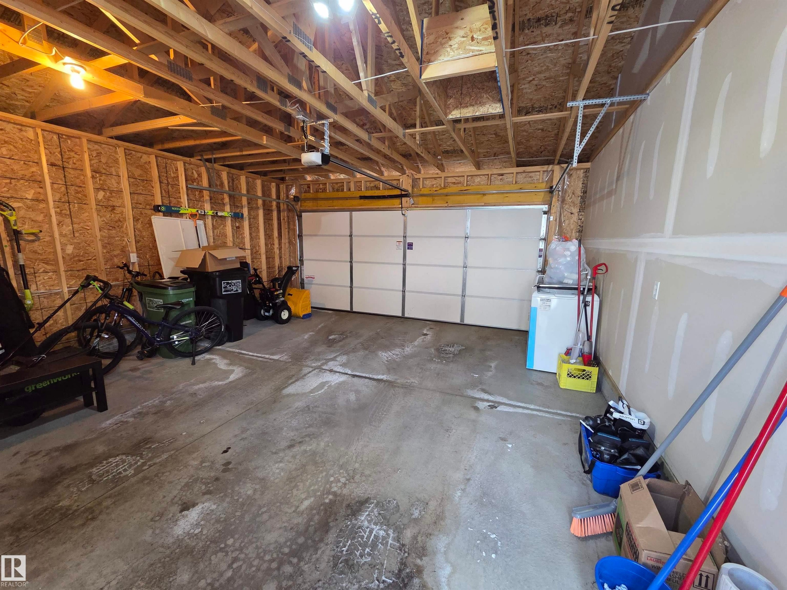 1253 163 Street, Edmonton, AB - Indoor Photo Showing Garage