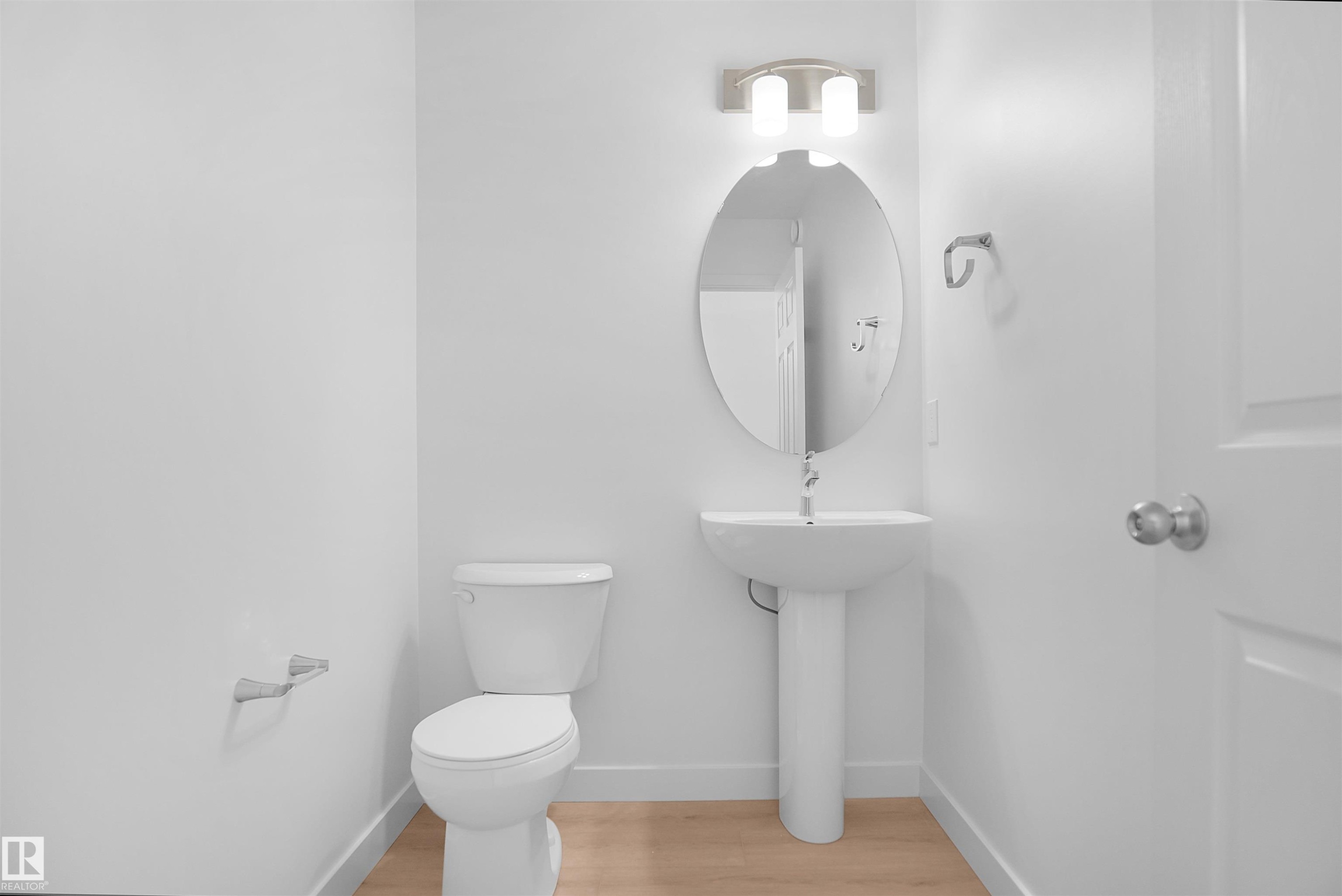 19451 22 Avenue, Edmonton, AB - Indoor Photo Showing Bathroom