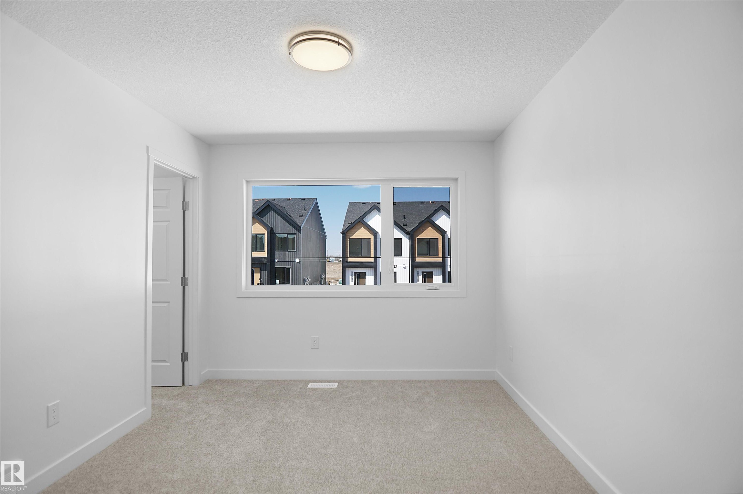 19451 22 Avenue, Edmonton, AB - Indoor Photo Showing Other Room