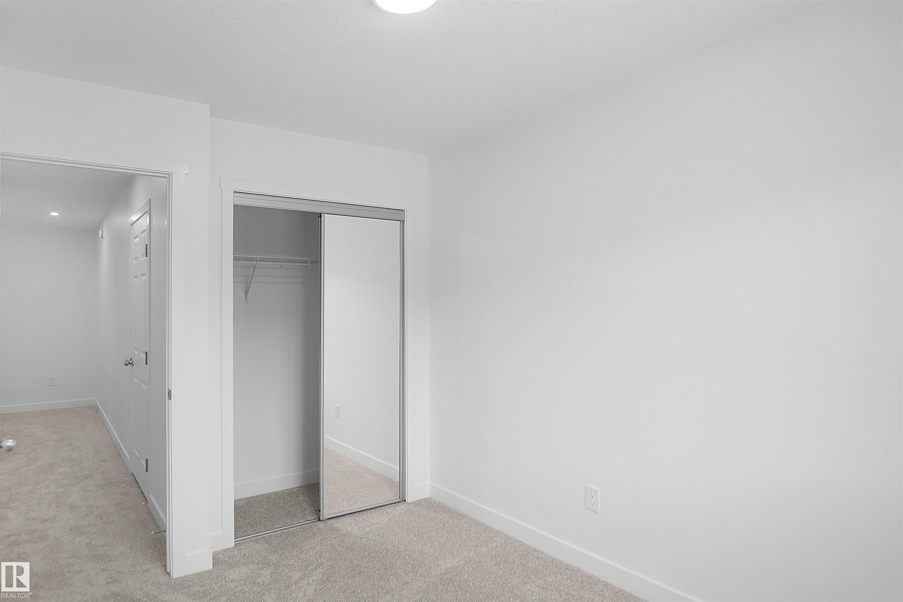 19451 22 Avenue, Edmonton, AB - Indoor Photo Showing Other Room