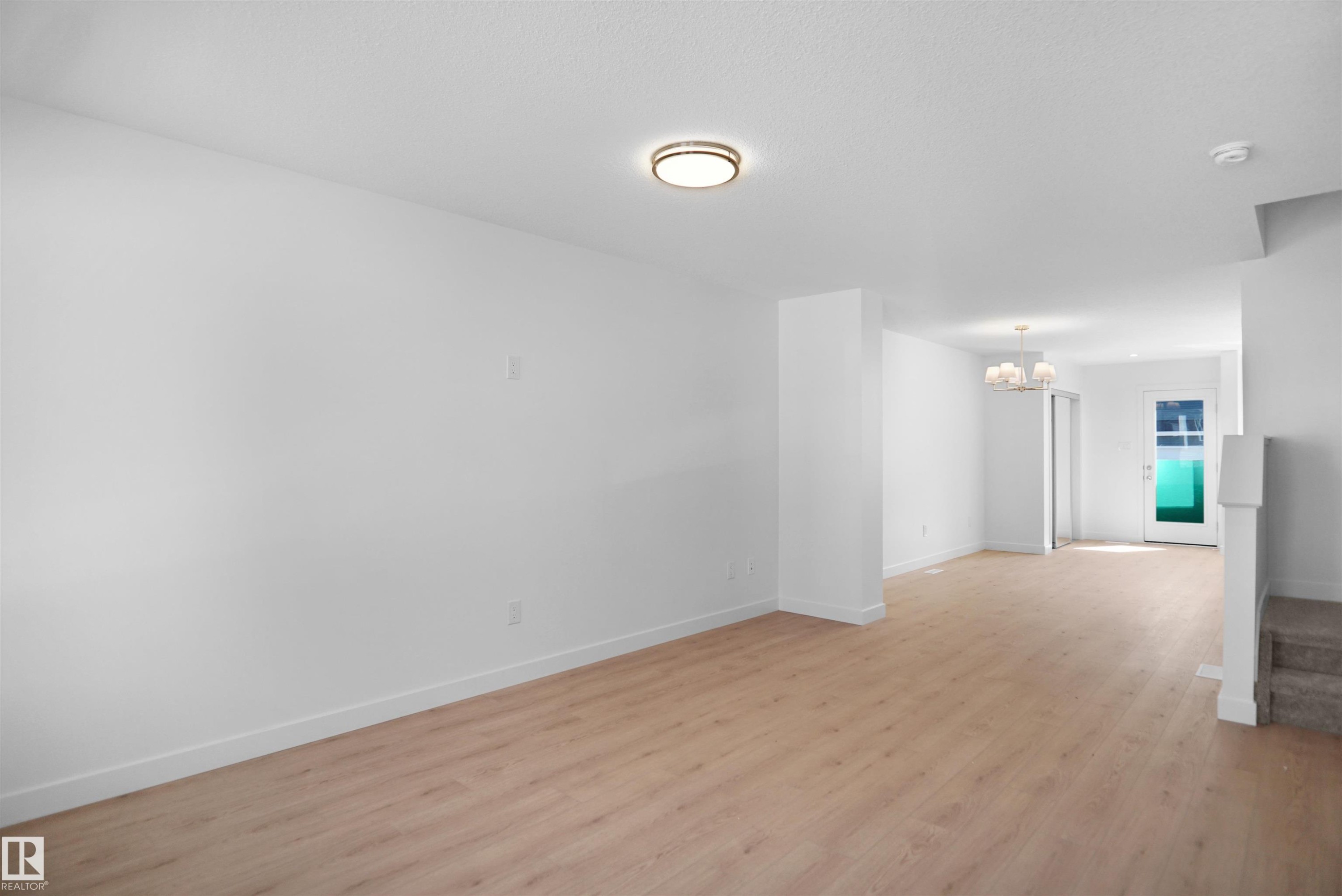 19451 22 Avenue, Edmonton, AB - Indoor Photo Showing Other Room
